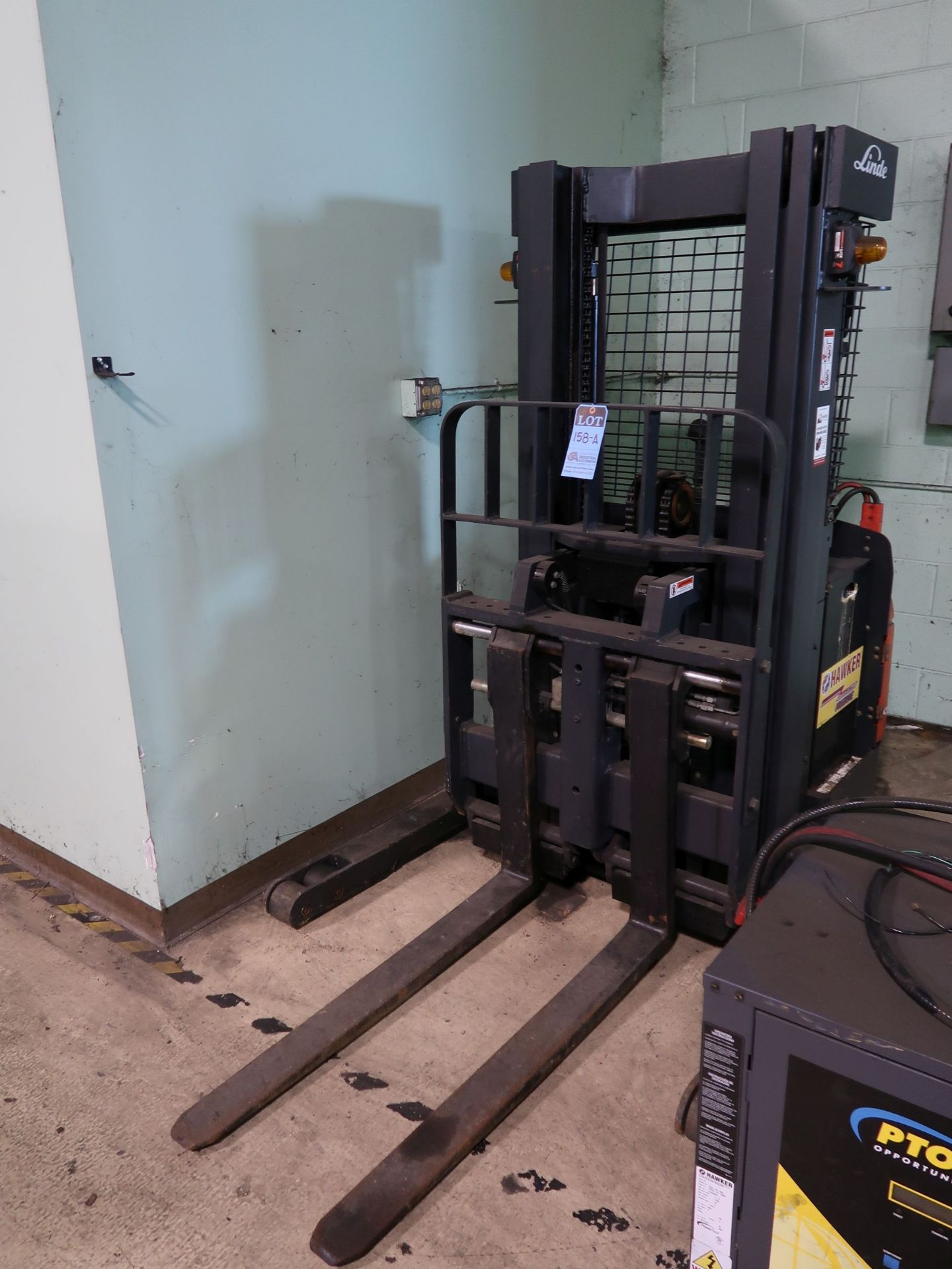 3,000 LB. LINDE MODEL EWX-30 24 VOLT WALK BEHIND REACH TRUCK; S/N 2737-0190, THREE STAGE, 150" REACH