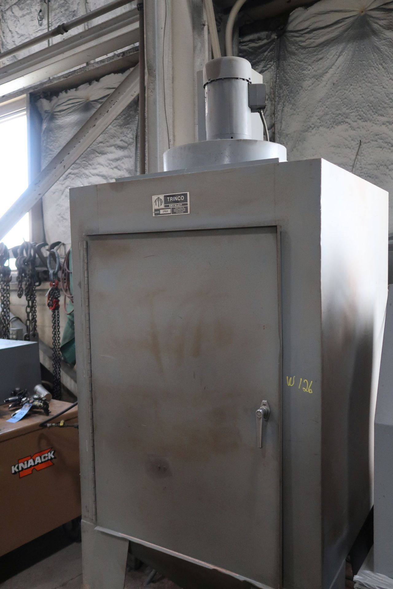 TRINCO MODEL 72 X 30 DUAL STAND BLAST CABINET WITH DP-850 DUST COLLECTOR AND GARNET MATERIAL - Image 4 of 4