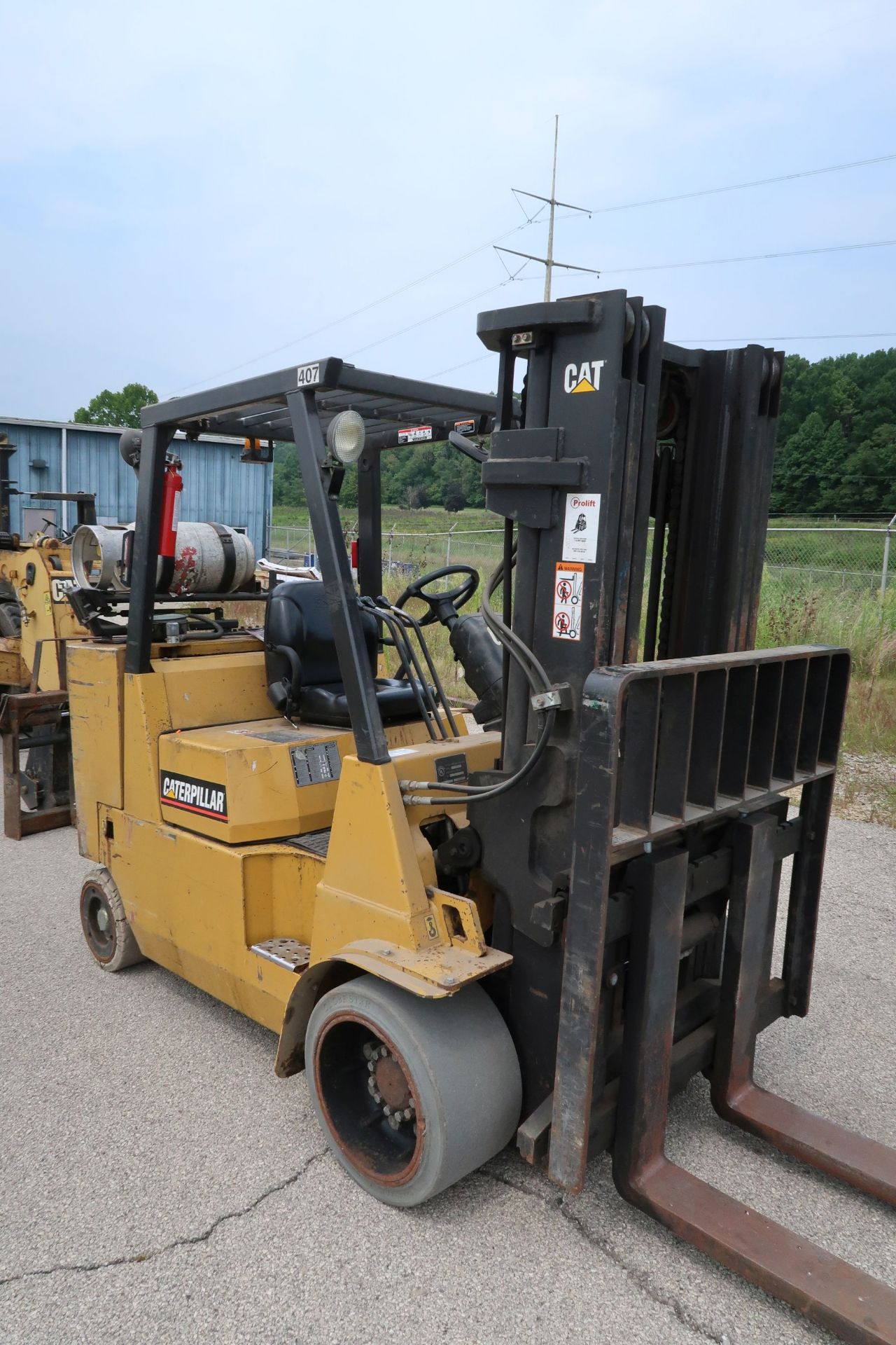 11,000 LB. CATERPILLAR MODEL GC55K LP GAS CUSHION TIRE LIFT TRUCK; S/N AT88A00313, 3-STAGE MAST, - Image 2 of 7