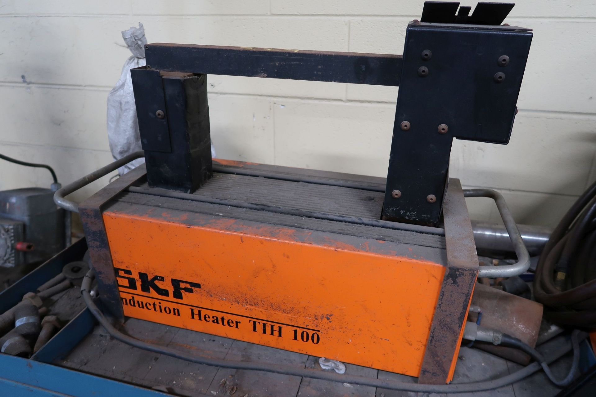 SKF MODEL T1H10 CART MOUNTED INDUCTION HEATER - Image 2 of 3