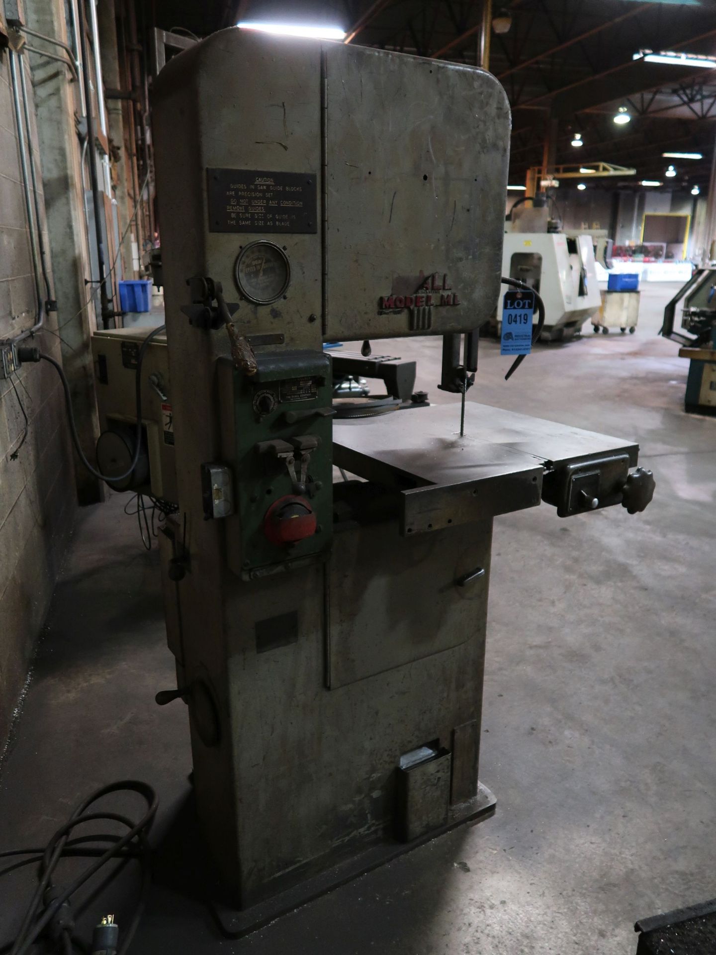 18" DOALL MODEL ML VERTICAL BAND SAW WITH BLADE WELDER; S/N N/A - Image 2 of 3