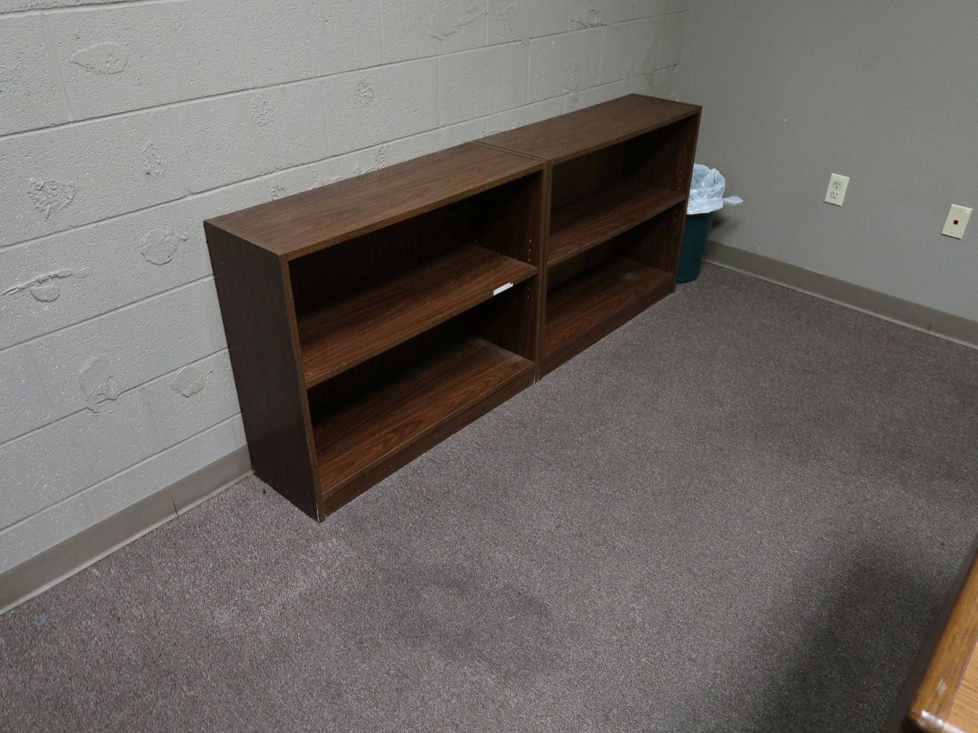 (LOT) CONTENTS OF OFFICE - MISCELLANEOUS FURNITURE - Image 3 of 3