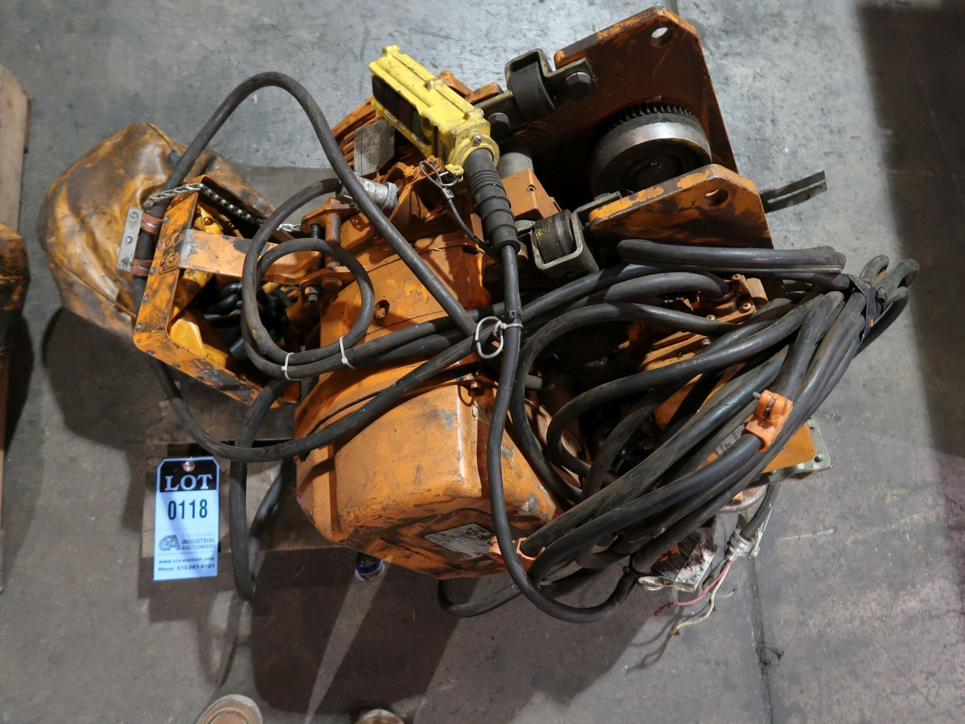 5 TON CAPACITY BEEBE MODEL L5E5FLS ELECTRIC HOIST WITH TROLLEY