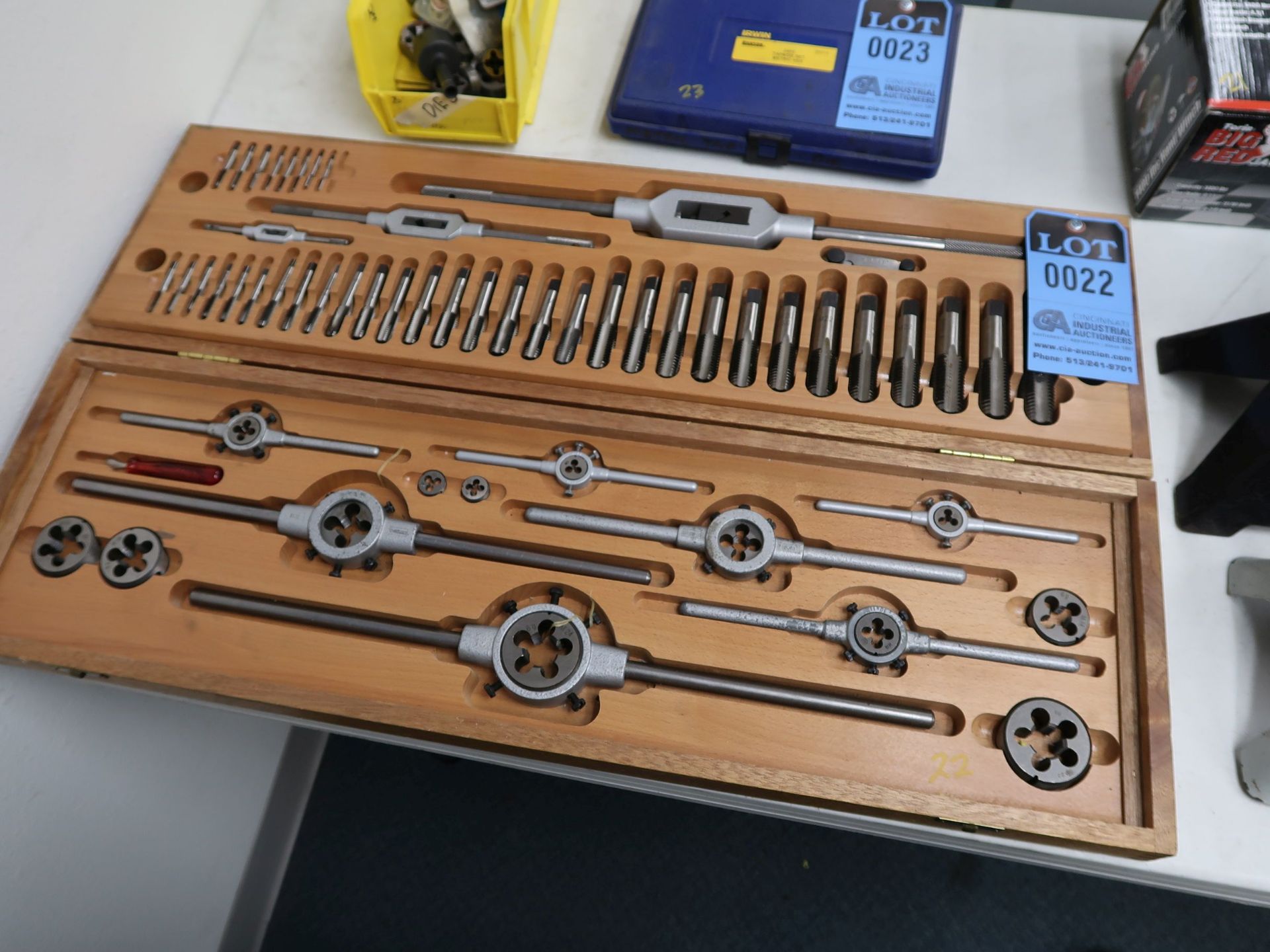 METRIC TAP AND DIE SET