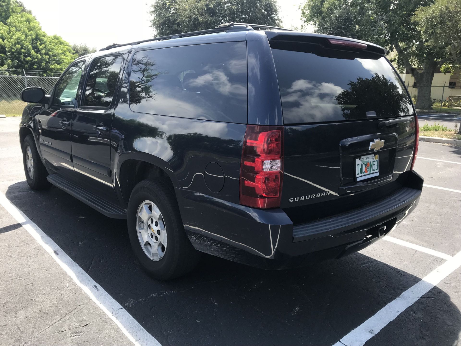 2008 CHEVY SUBURBAN LT MODEL C150N; VIN # 3GNFC16J98G207539, FULL POWER, LEATHER INTERIOR, VORTEC - Image 4 of 8