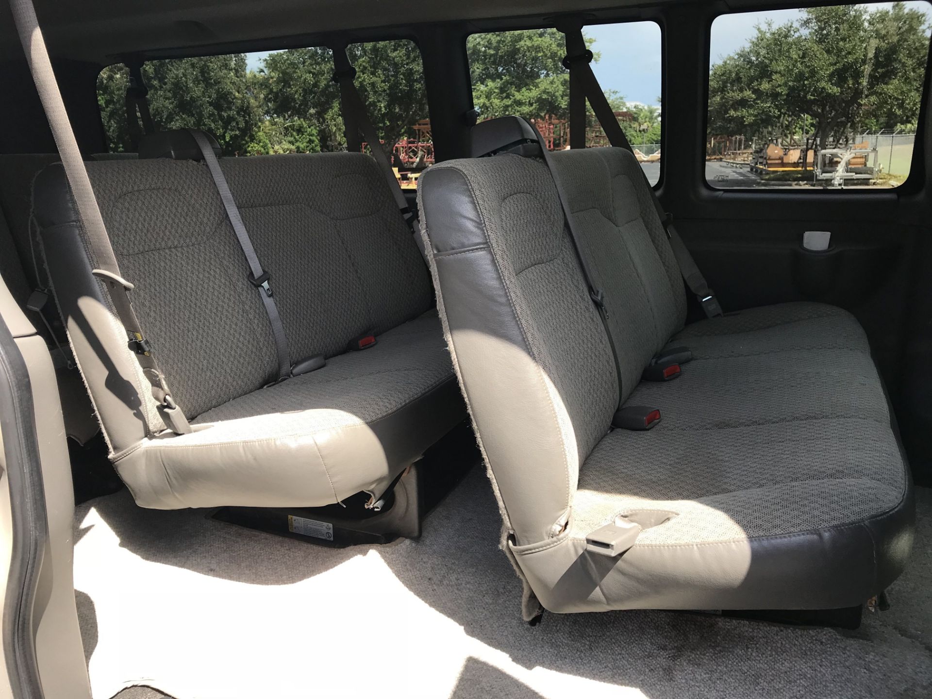 2008 CHEVY EXPRESS 11-PASSENGER VAN; VIN # 1GAAHG39K381132950, FULL POWER, CLOTH INTERIOR, 6.0 V-6 - Image 6 of 8