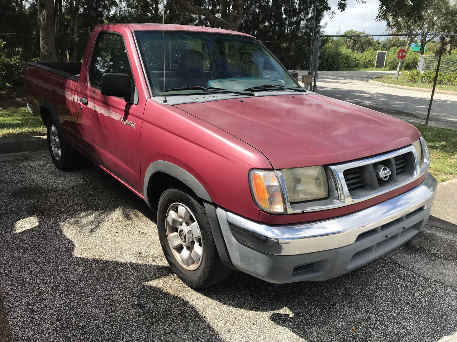 1998 NISSAN FRONTIER PICKUP TRUCK; VIN # 1N6DD21SXWC341007, MANUAL TRANSMISSION, 79,967 MILES - Image 3 of 6