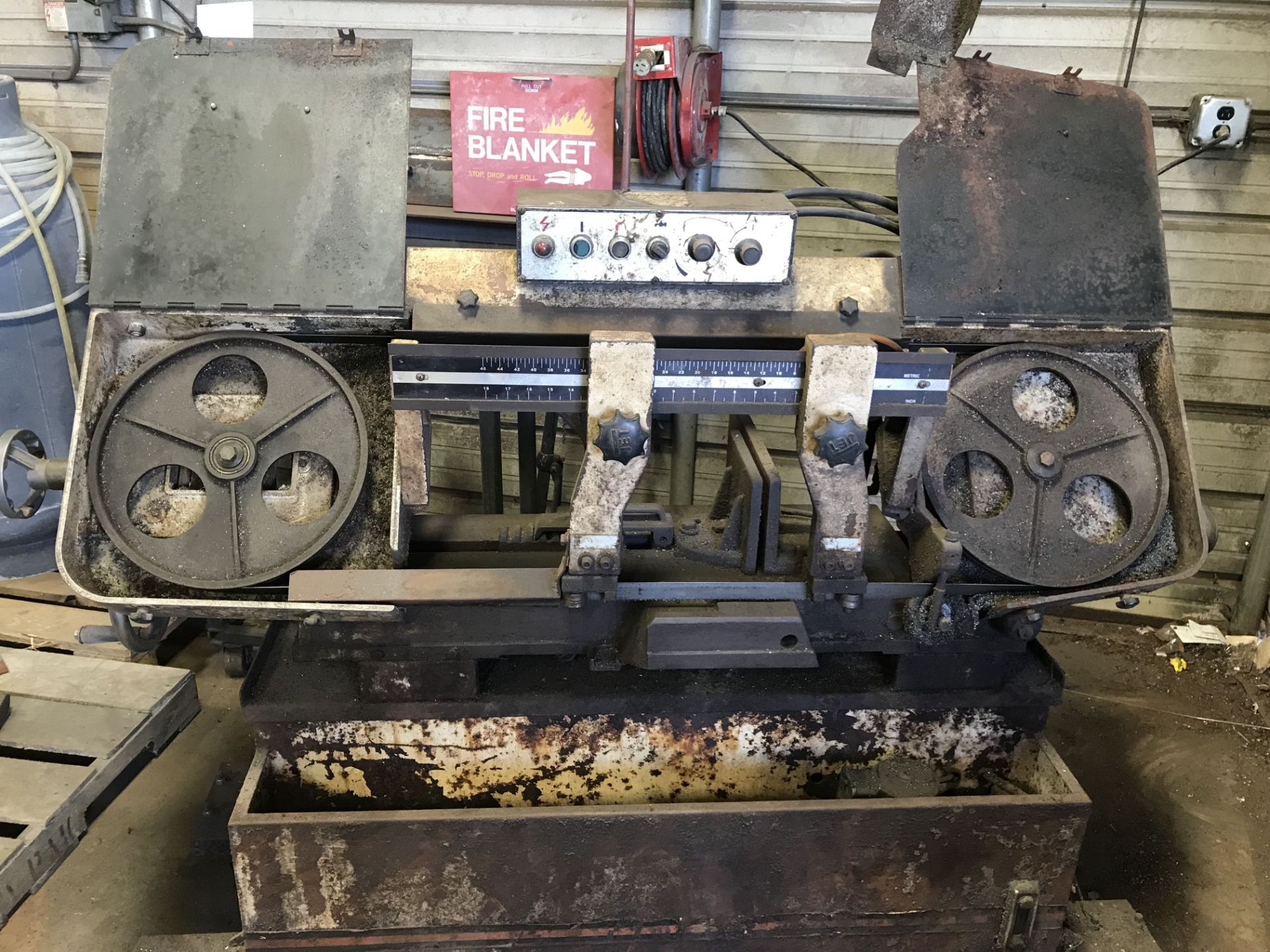 10" X 18' JET HORIZONTAL BAND SAW, 1" BLADE, VARIABLE SPEED **LOCATED AT 350 SEA RAY DR., MERRITT - Image 8 of 11
