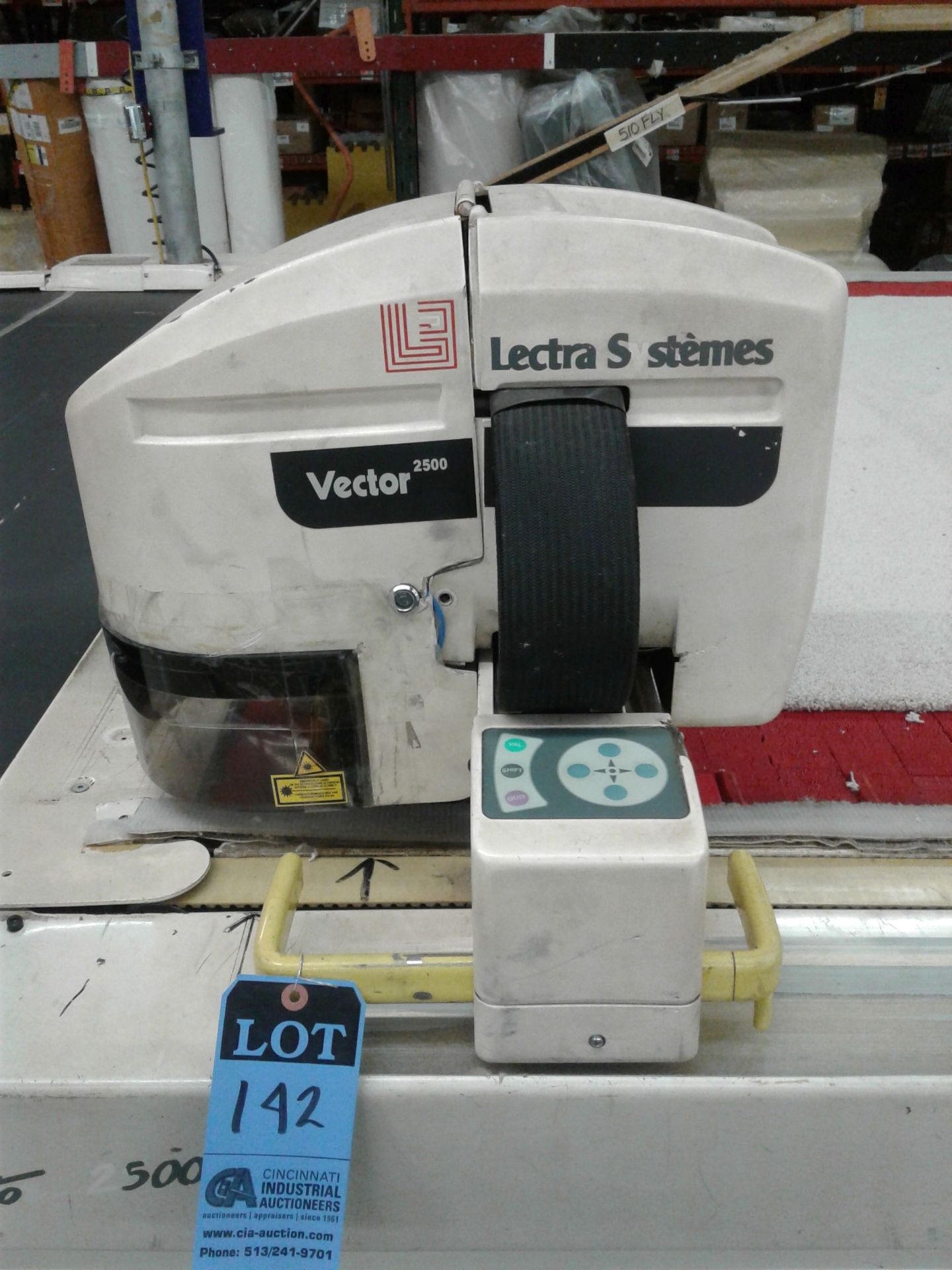 LECTRA SYSTEMS MODEL VT2500 V2 COMPUTER CONTROLLED FABRIC CUTTER; S/N 000031, VECTOR 2500 CUTTING - Image 2 of 9