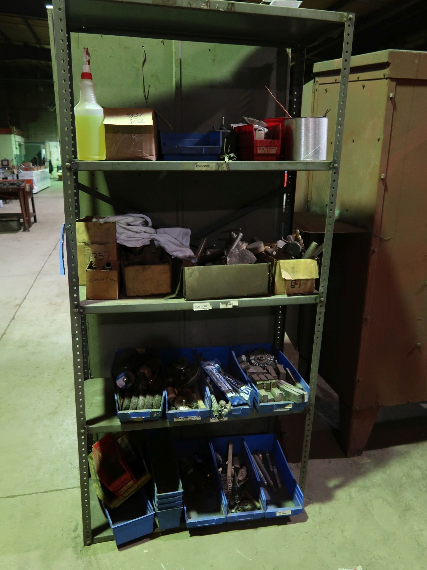 (LOT) WELDING SUPPLIES AND ACCESSORIES WITH SHELF