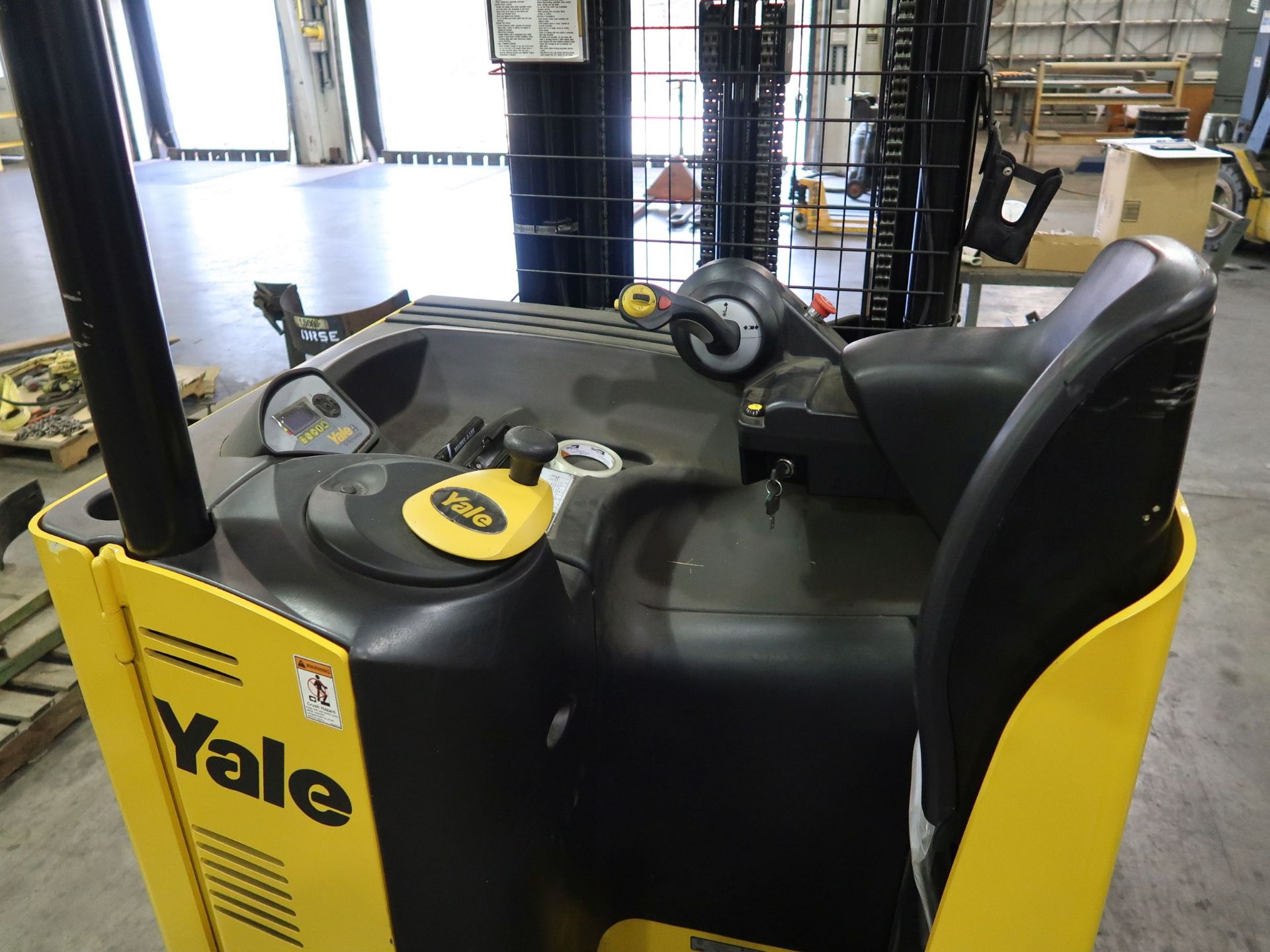 4,500 LB. YALE MODEL NR045 STAND UP ELECTRIC REACH TRUCK; S/N D861N03032P, 3-STAGE MAST, 132" MAST - Image 6 of 10