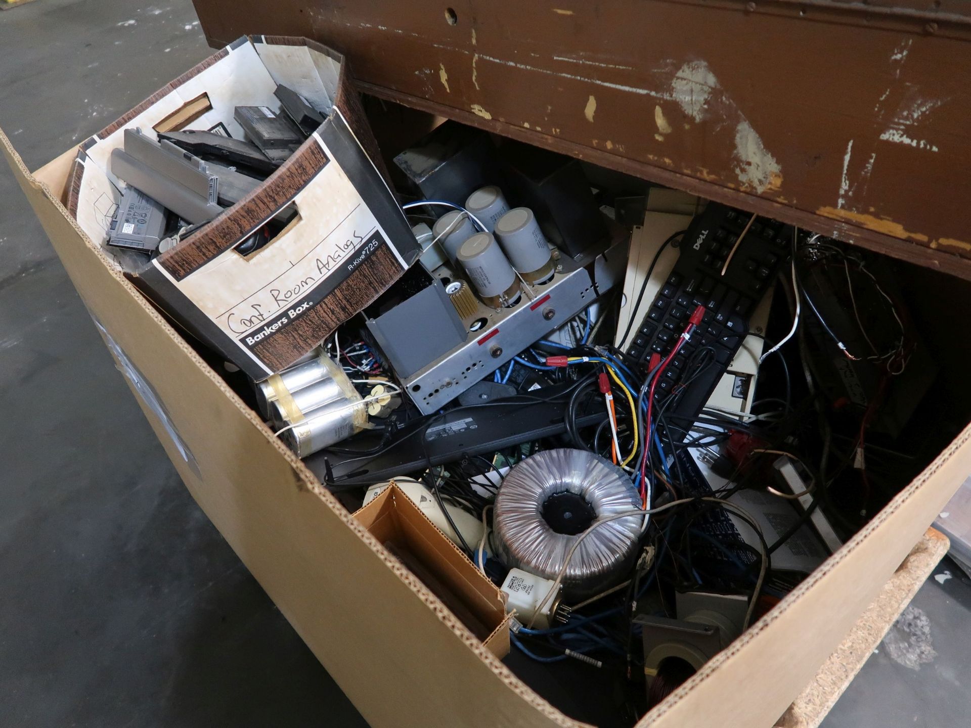 (LOT) MISCELLANEOUS ELECTRONICS - Image 6 of 8