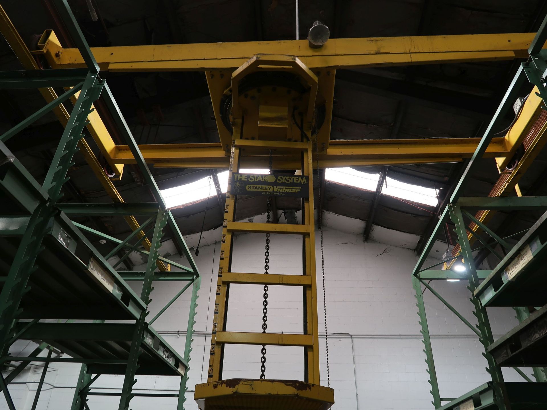 STANLEY VIDMAR "STAK-SYSTEM" 2,000 LB. CAPACITY INVENTORY RACK SYSTEM, (1) 42" FORK ELECTRIC CHAIN - Image 6 of 7