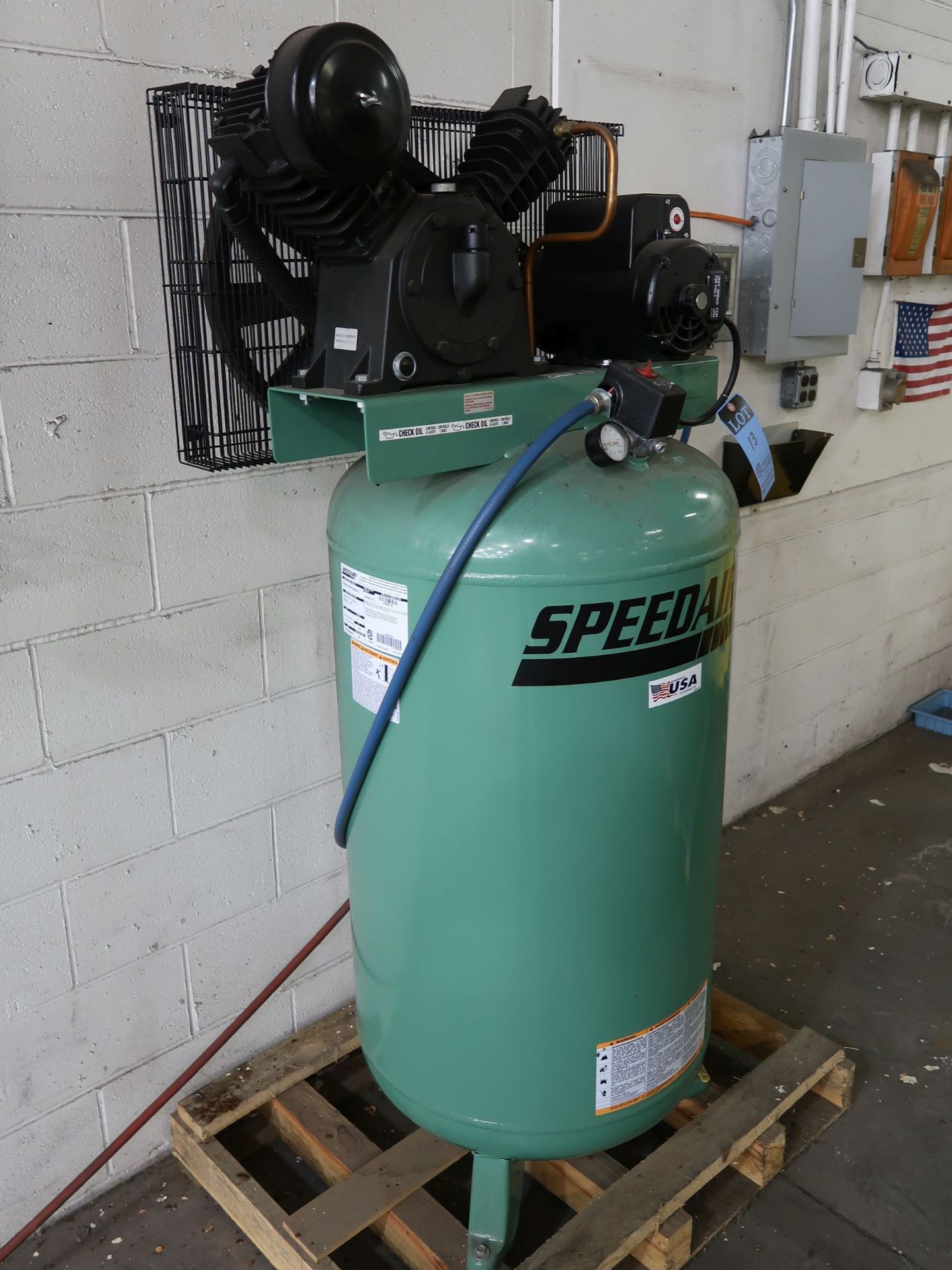 5 HP SPEEDAIRE MODEL 35WC82 VERTICAL TANK AIR COMPRESSOR - Image 2 of 4