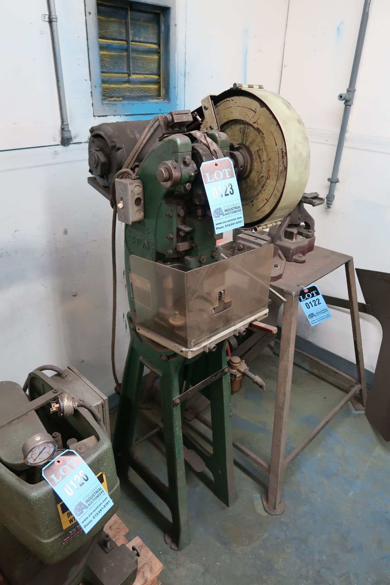 4 TON BENCHMASTER PUNCH PRESS; S/N 2511220A