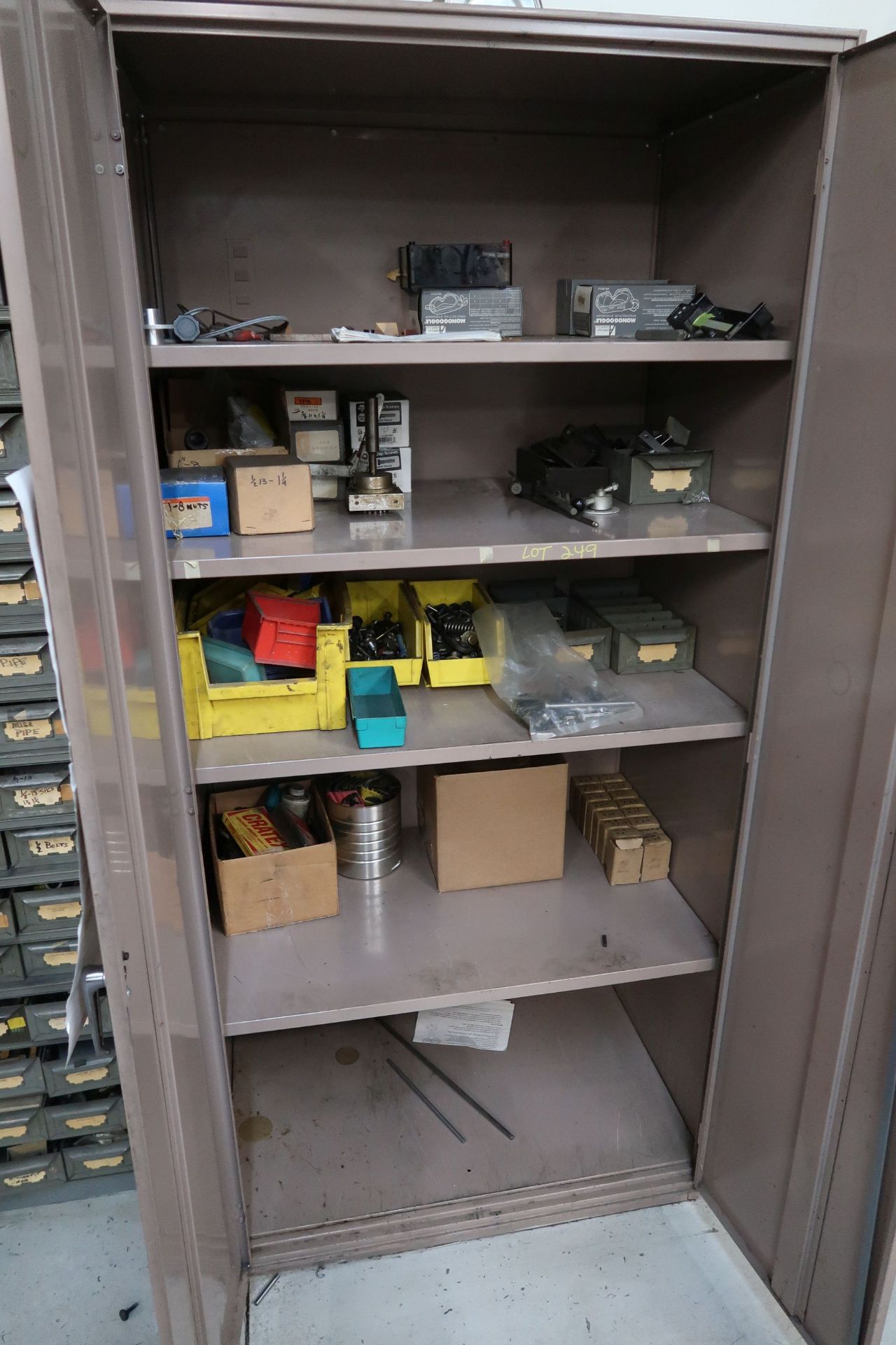 (LOT) MISCELLANEOUS HARDWARE WITH STORAGE CABINET