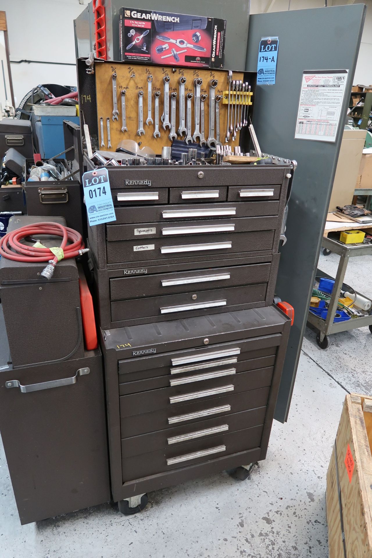 15-DRAWER KENNEDY PORTABLE TOOLBOX WITH TOOLS