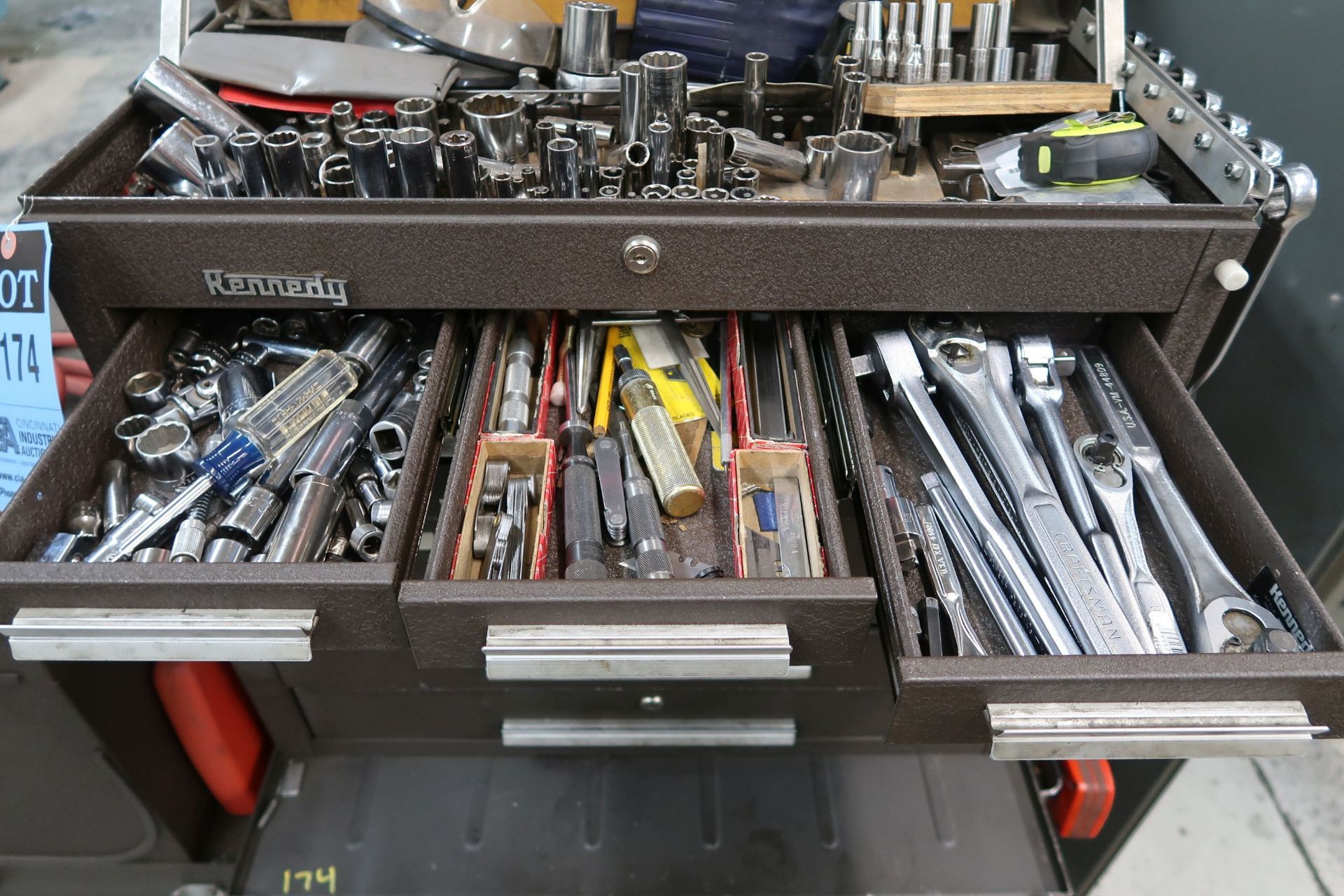 15-DRAWER KENNEDY PORTABLE TOOLBOX WITH TOOLS - Image 4 of 15