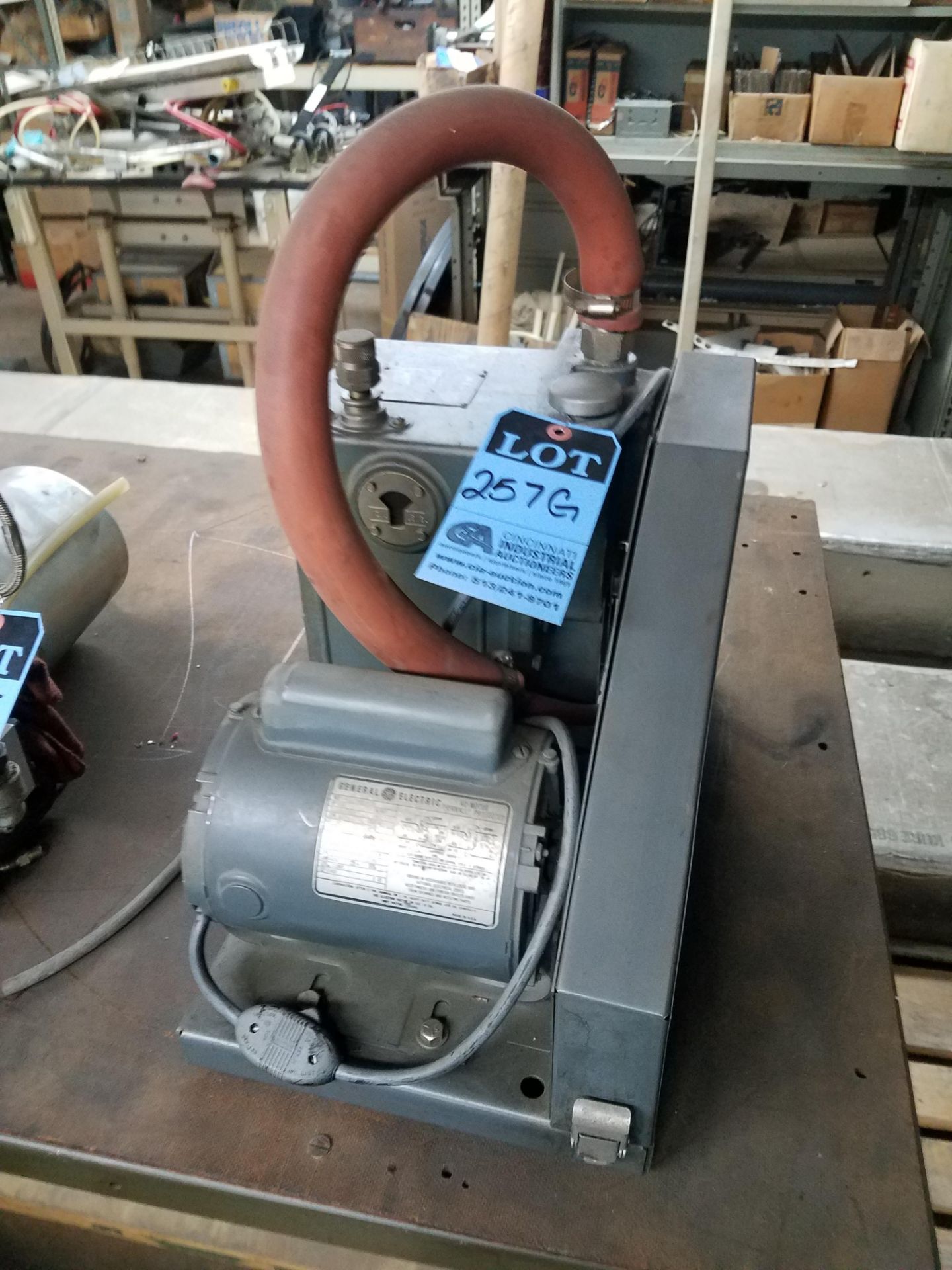 WELCH VACUUM PUMP