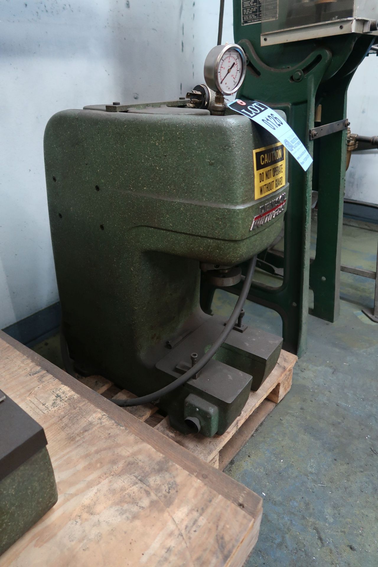 1 TON DENISON MODEL A MULTIPRESS; S/N 3932