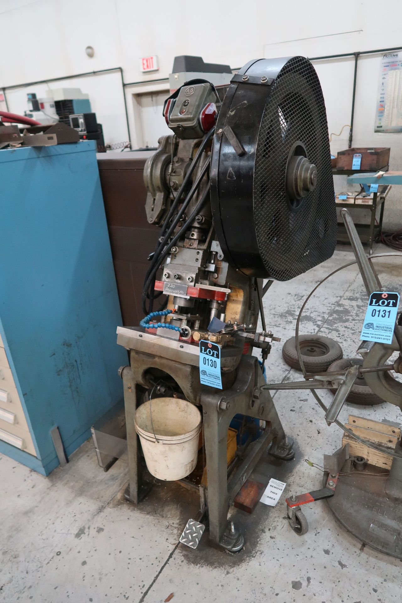 15 TON PERKINS MODEL 300-B OBI PRESS; S/N 32201, 2" RAM ADJUSTABLE, 7-1/2" SHUT HEIGHT, 1-1/2" - Image 2 of 4