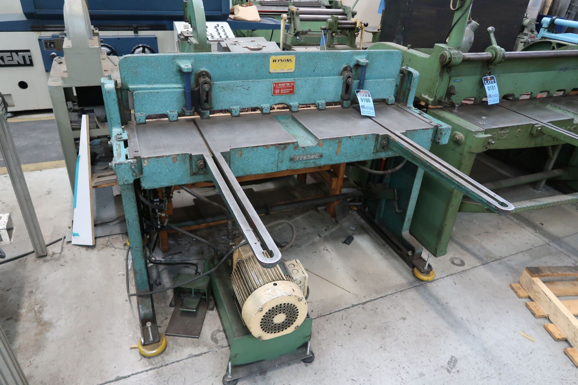 16 GA. X 52" WYSONG MODEL 1652 POWER SHEAR; S/N F01-1540, 3 HP MOTOR, FOOT CONTROL, BACK GAUGE