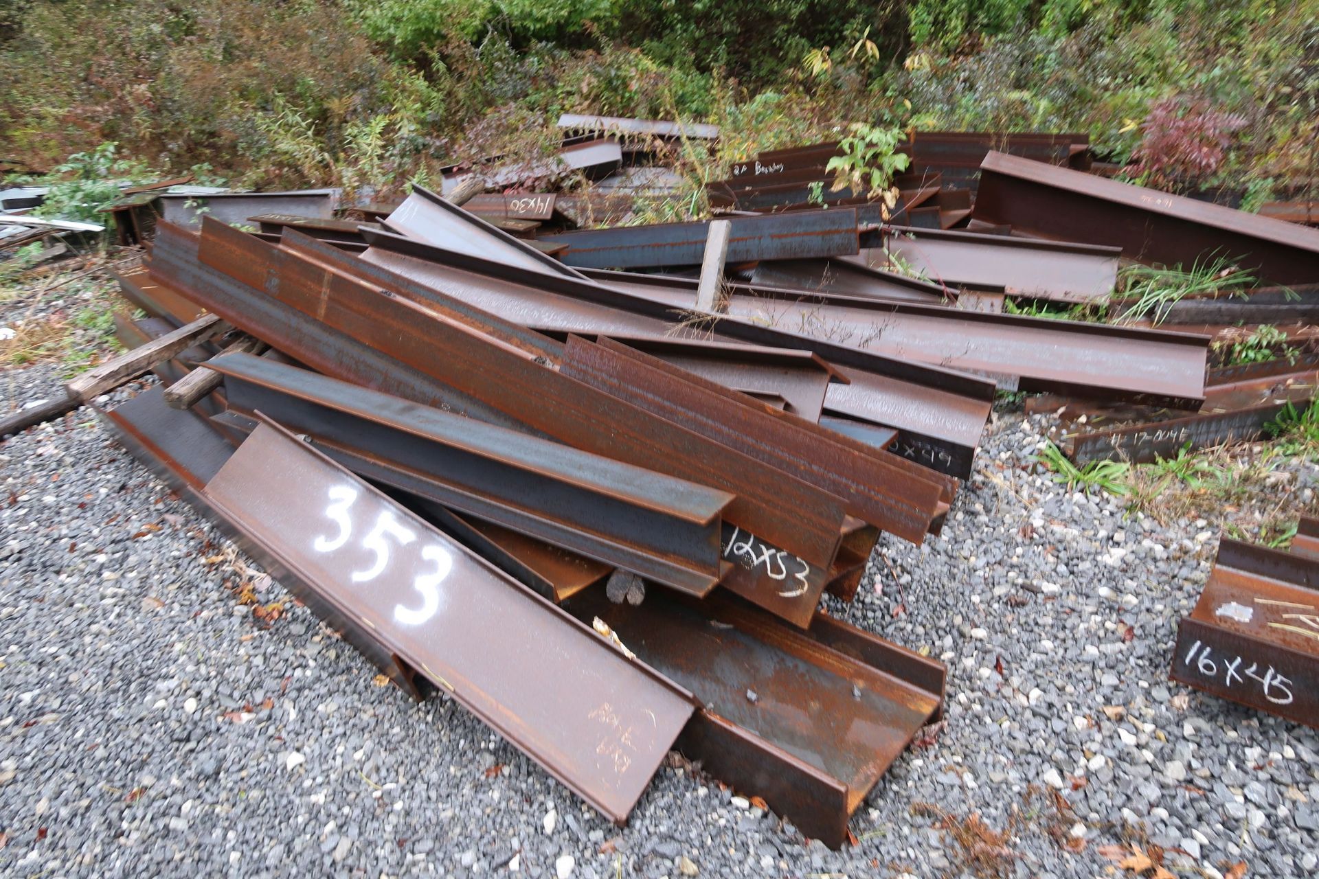 (LOT) LARGE QUANTITY OF ASSORTED STEEL STRUCTURAL ON GROUND AT OUTER PERIMETER OF DRIVE WAY - SEE - Image 6 of 10
