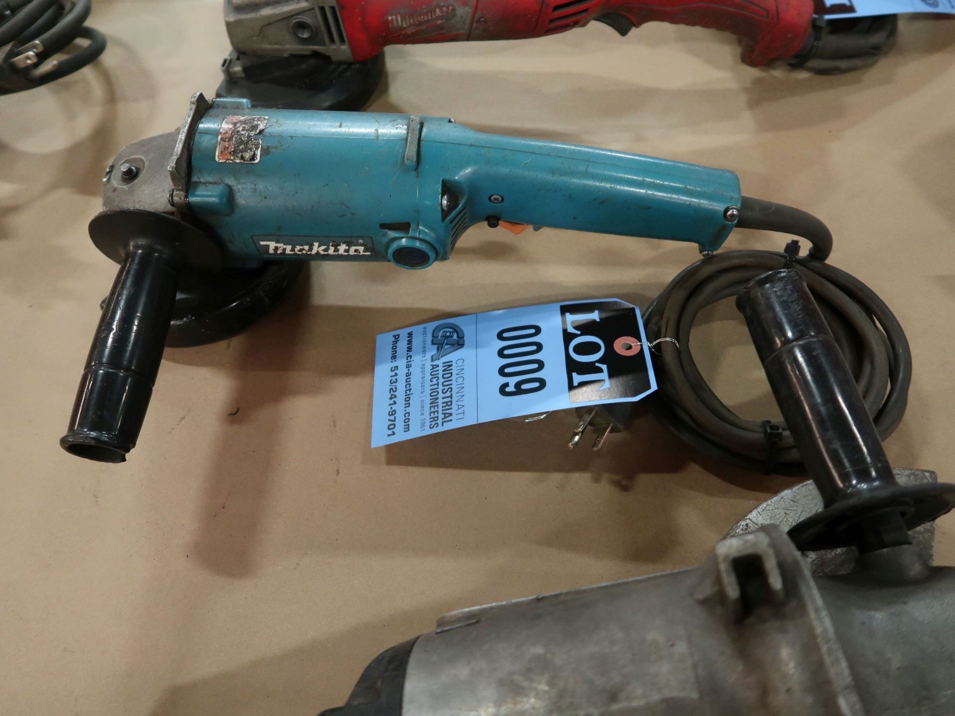 4" MAKITA ANGLE GRINDER