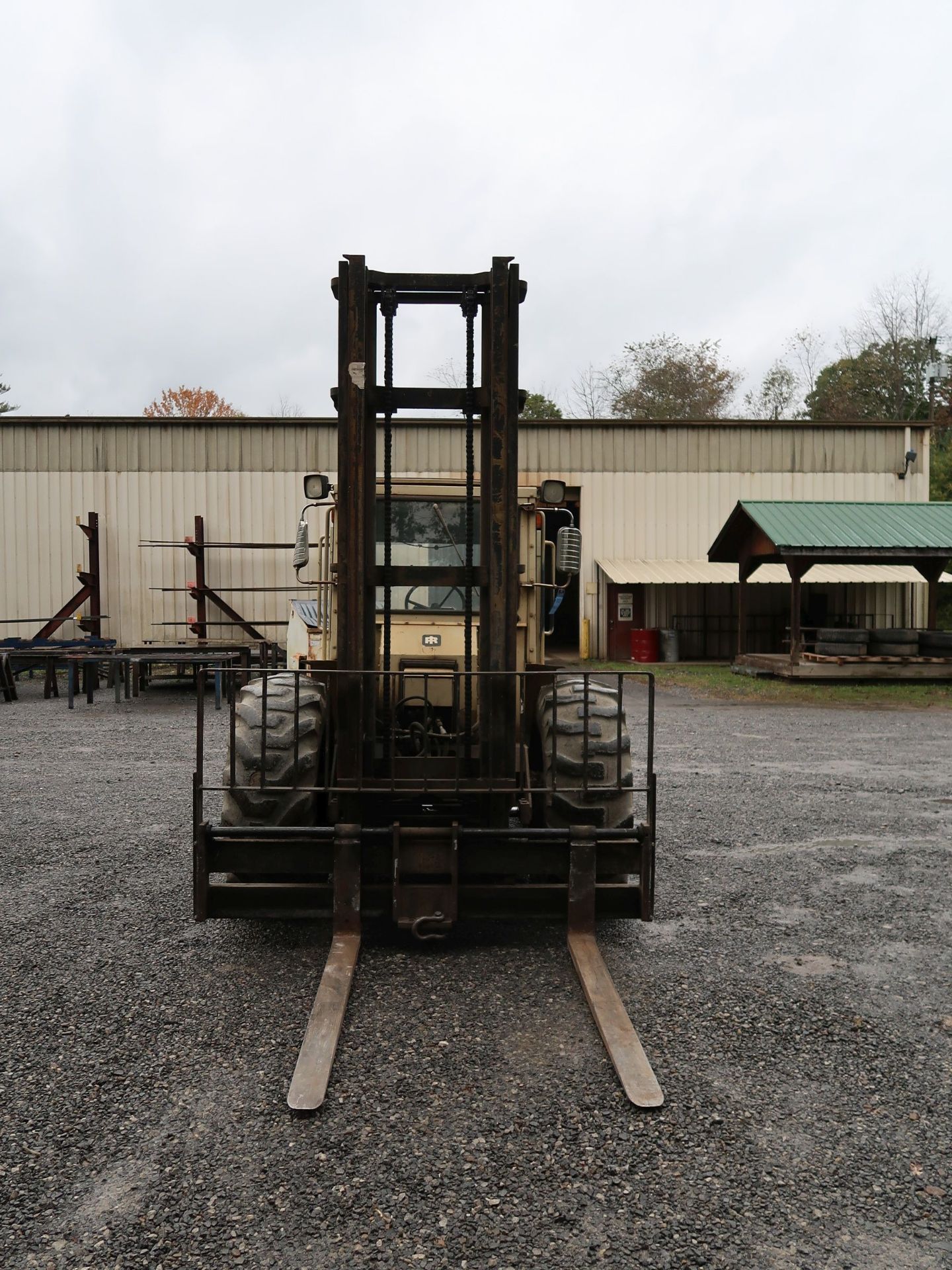 8,000 LB. INGERSOLL RAND MODEL RT7018G 4-CYLINDER DIESEL ROUGH TERRAIN YARD LIFT TRUCK; S/N 14161- - Image 2 of 11