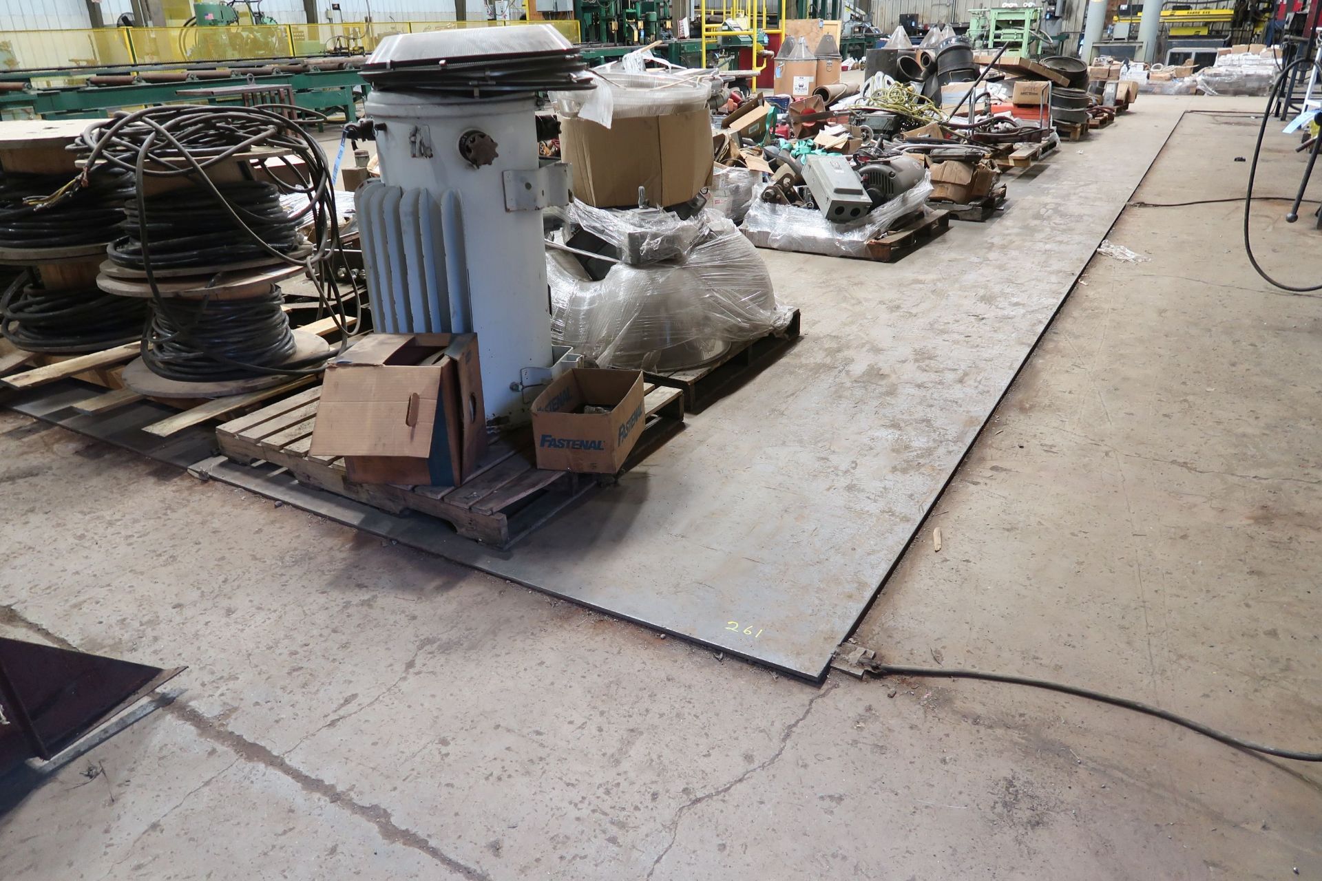 (LOT) 1,200 SQ. FT. (APPROX.) X 1/2' THICK FLOOR PLATING, 13-PIECES, TACK WELDED