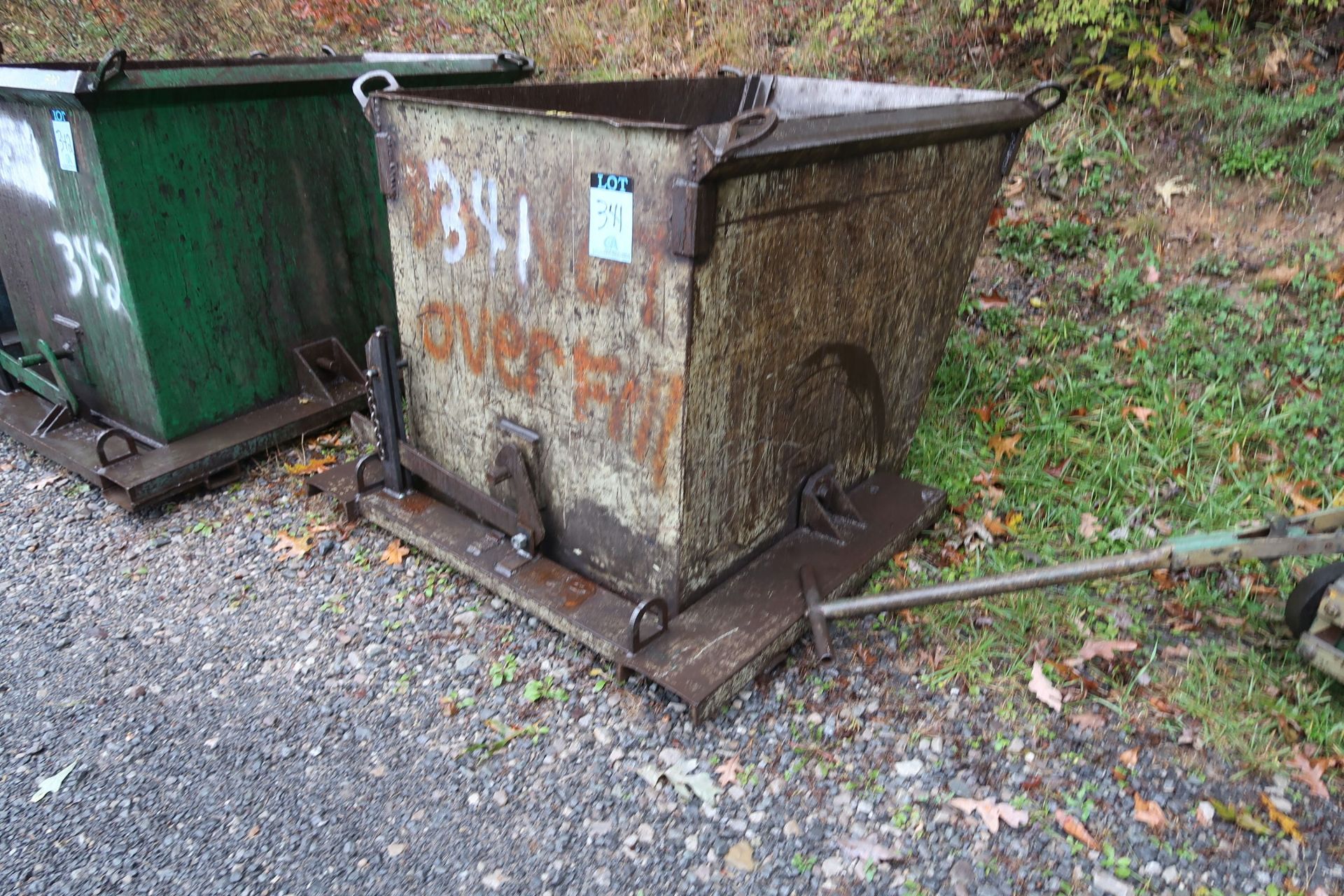 SELF DUMPING HOPPER