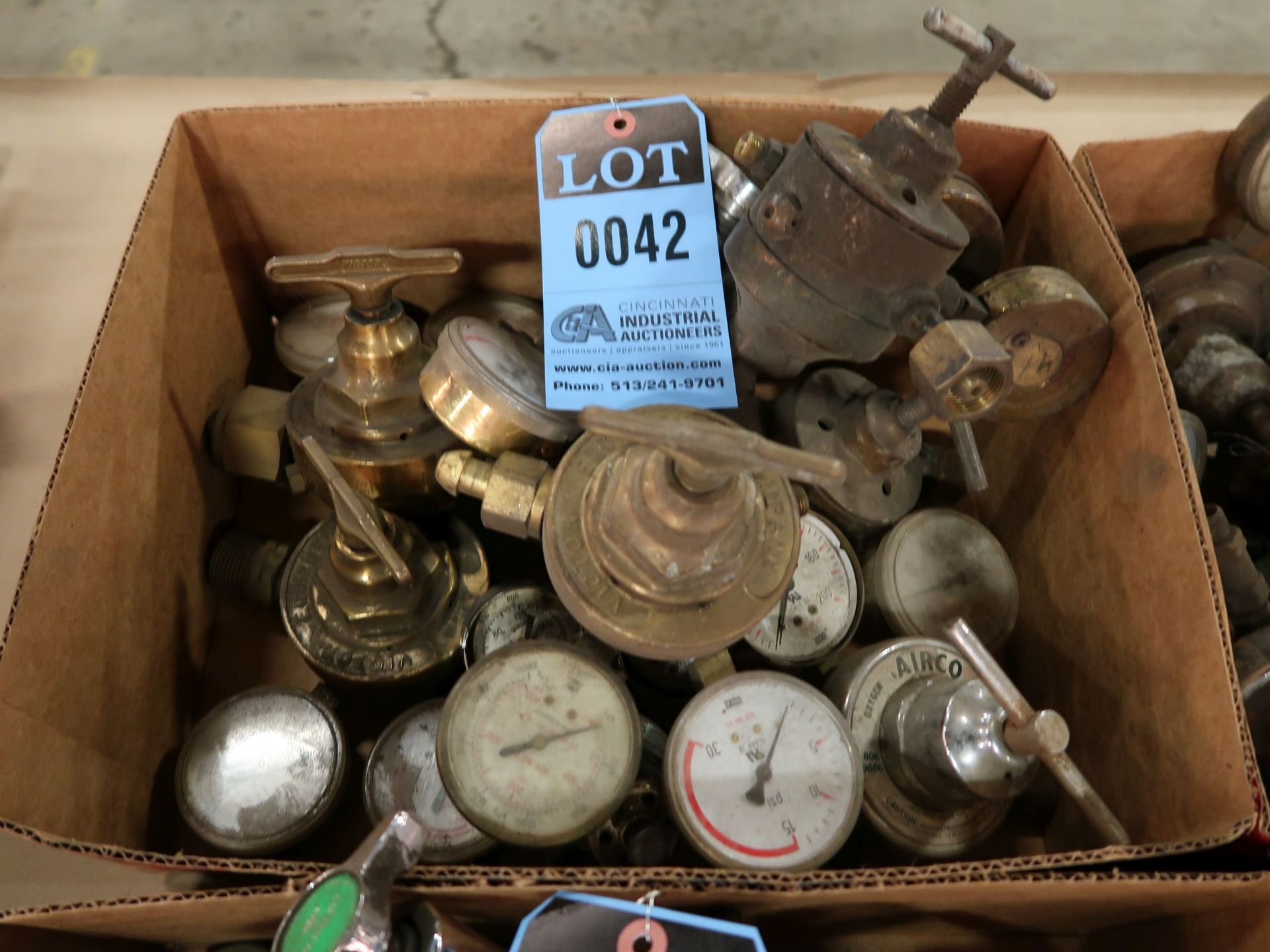 (LOT) ACETYLENE TORCH REGULATORS