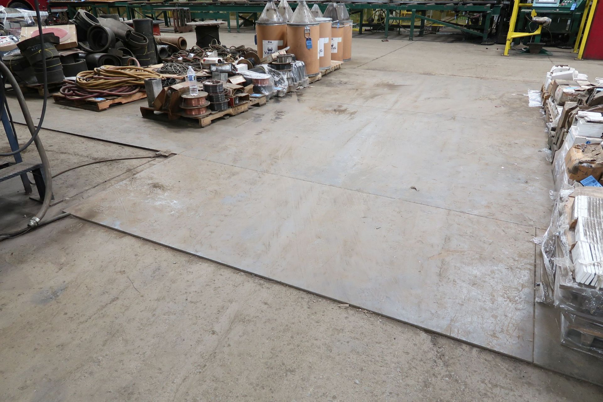 (LOT) 1,200 SQ. FT. (APPROX.) X 1/2' THICK FLOOR PLATING, 13-PIECES, TACK WELDED - Image 4 of 5