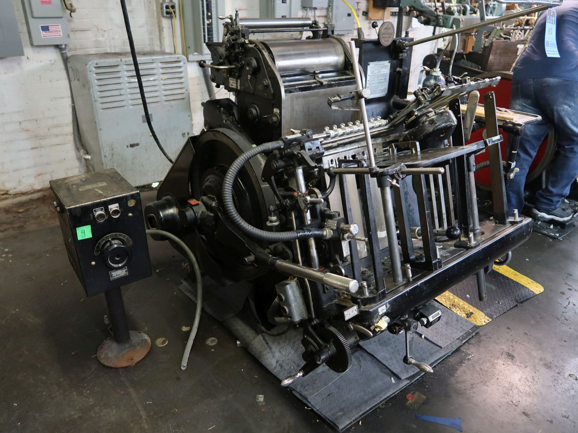 10" X 15" HEIDELBERG WINDMILL DIE CUTTER; S/N 104508E WITH HOT PLATE AND DIGITAL CONTROL