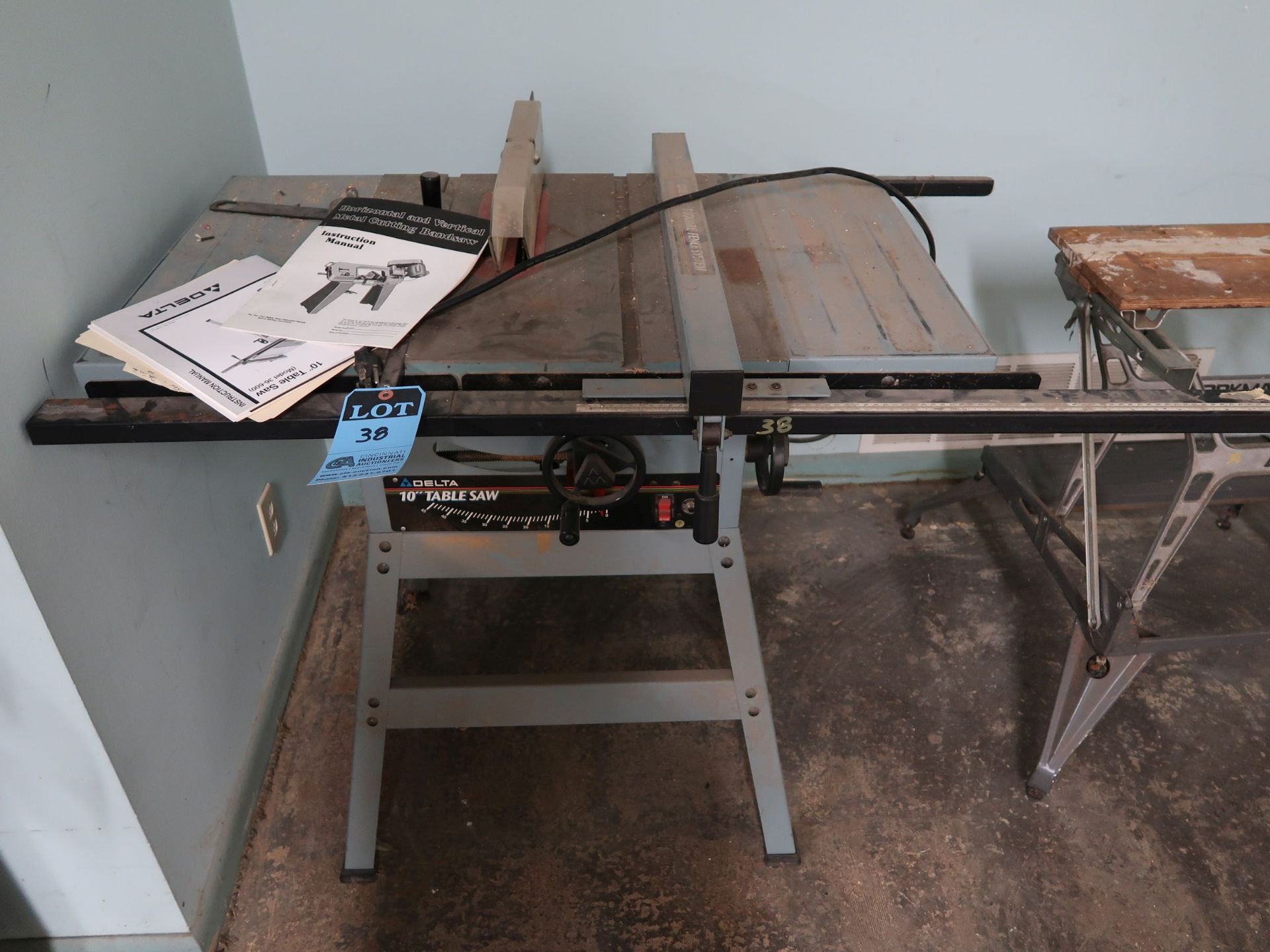 10" DELTA TABLE SAW