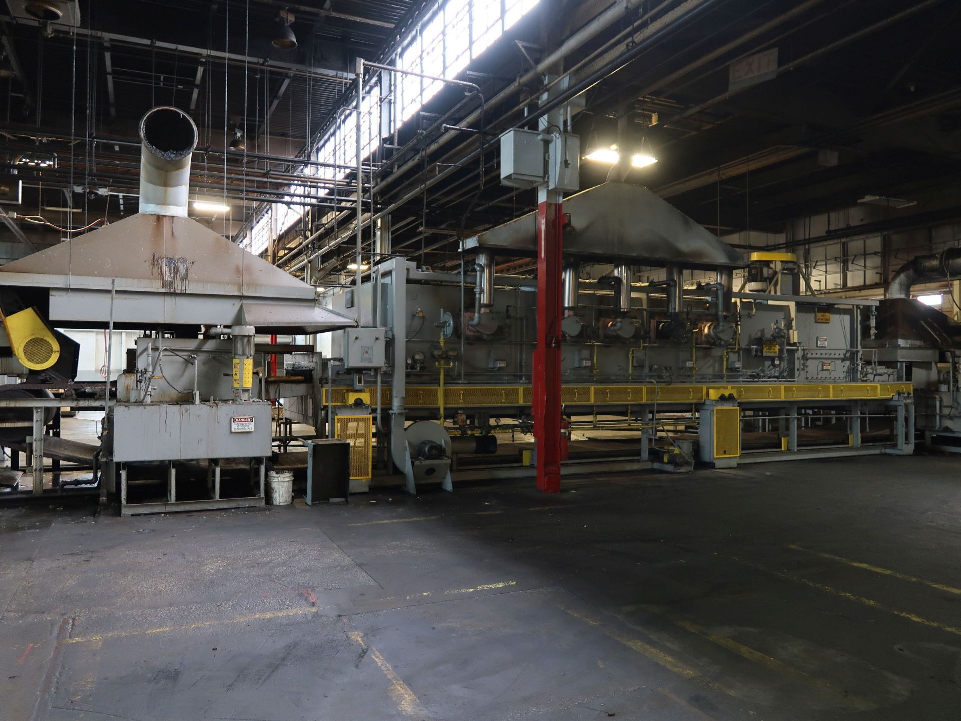 ATMOSPHERE FURNACE MESH BELT CONTINUOUS HEAT TREAT LINE; S/N 60879, UP TO 4,000 LBS./HOUR. 60" - Image 8 of 37