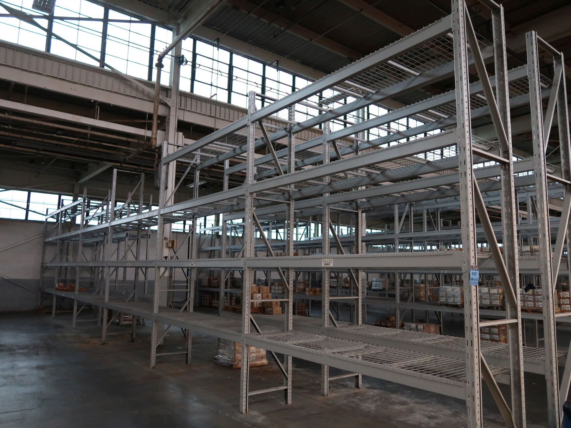 SECTIONS 124" X 32" X 180" NOTCH TYPE ADJUSTABLE BEAM PALLET RACKS WITH (7) 32" X 180" UPRIGHTS, (