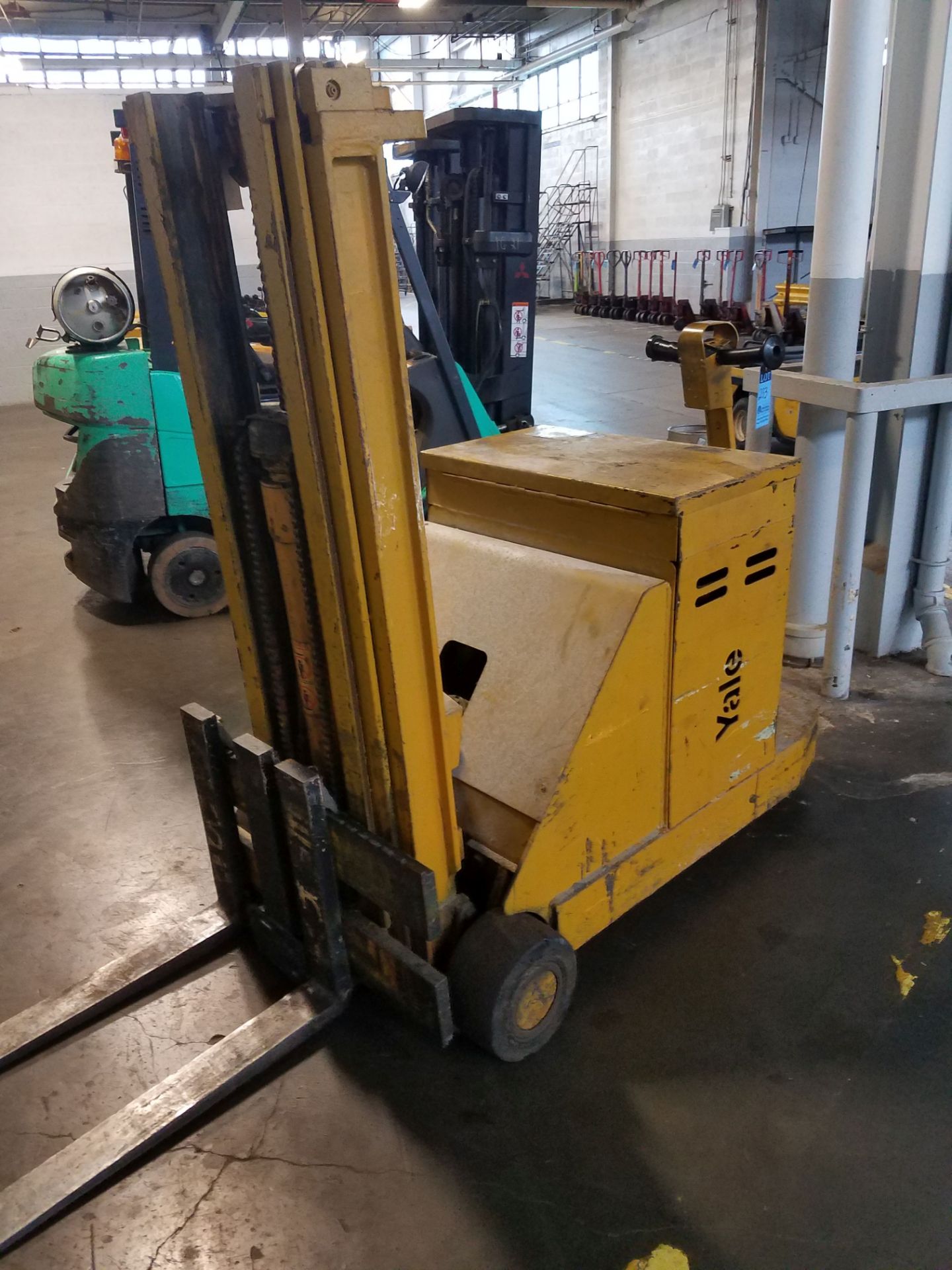 2,000 LB. YALE WALK BEHIND LIFT TRUCK; NO BATTERY OR CHARGER