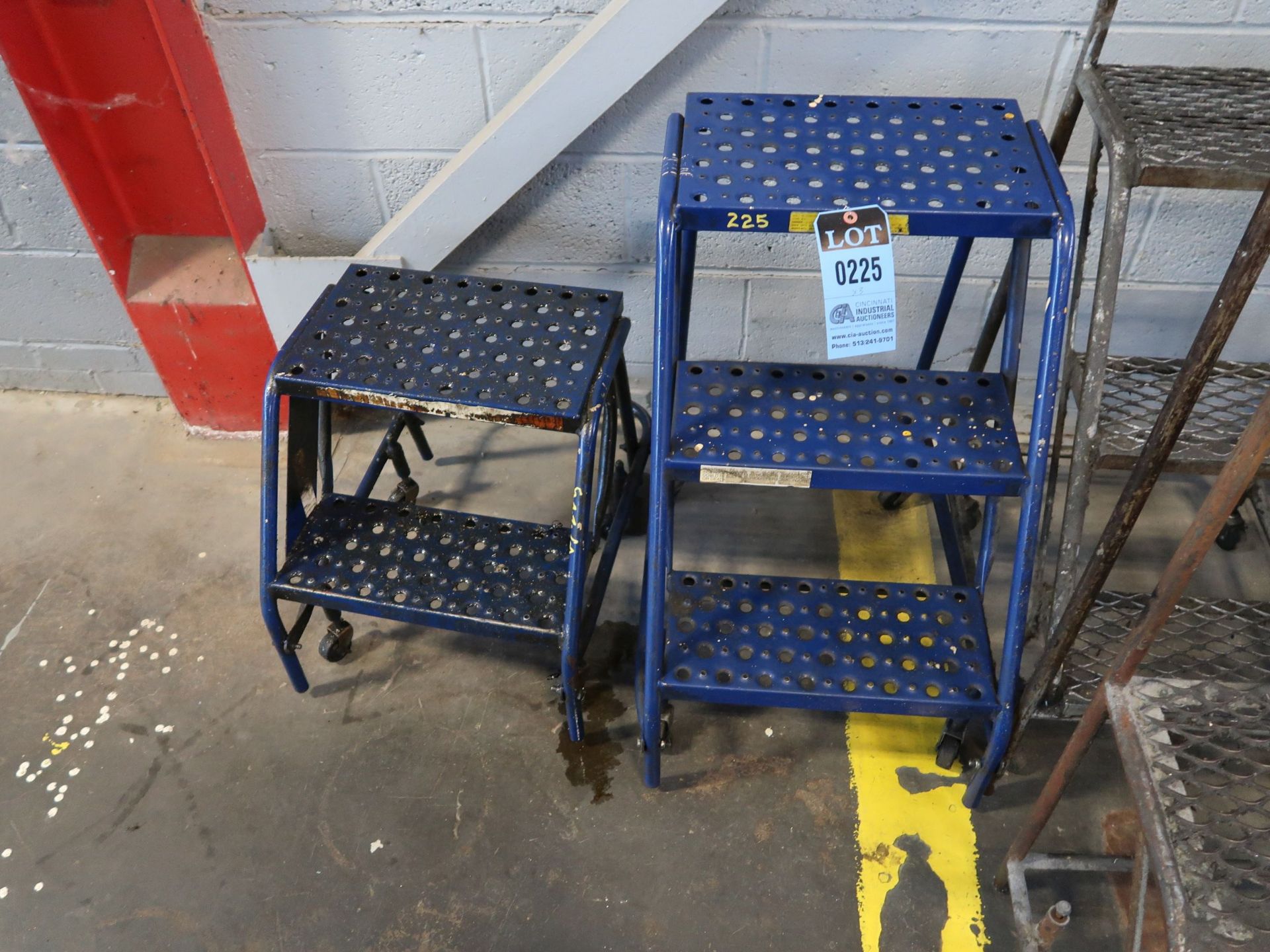 (2) 18" AND (1) 24" PORTABLE SHOP LADDERS