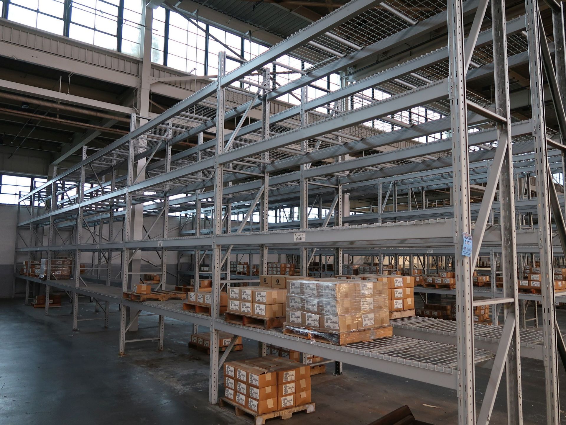 SECTIONS 32" X 124" X 180" NOTCH TYPE ADJUSTABLE BEAM PALLET RACKS WITH (7) 32" X 180" UPRIGHTS, (