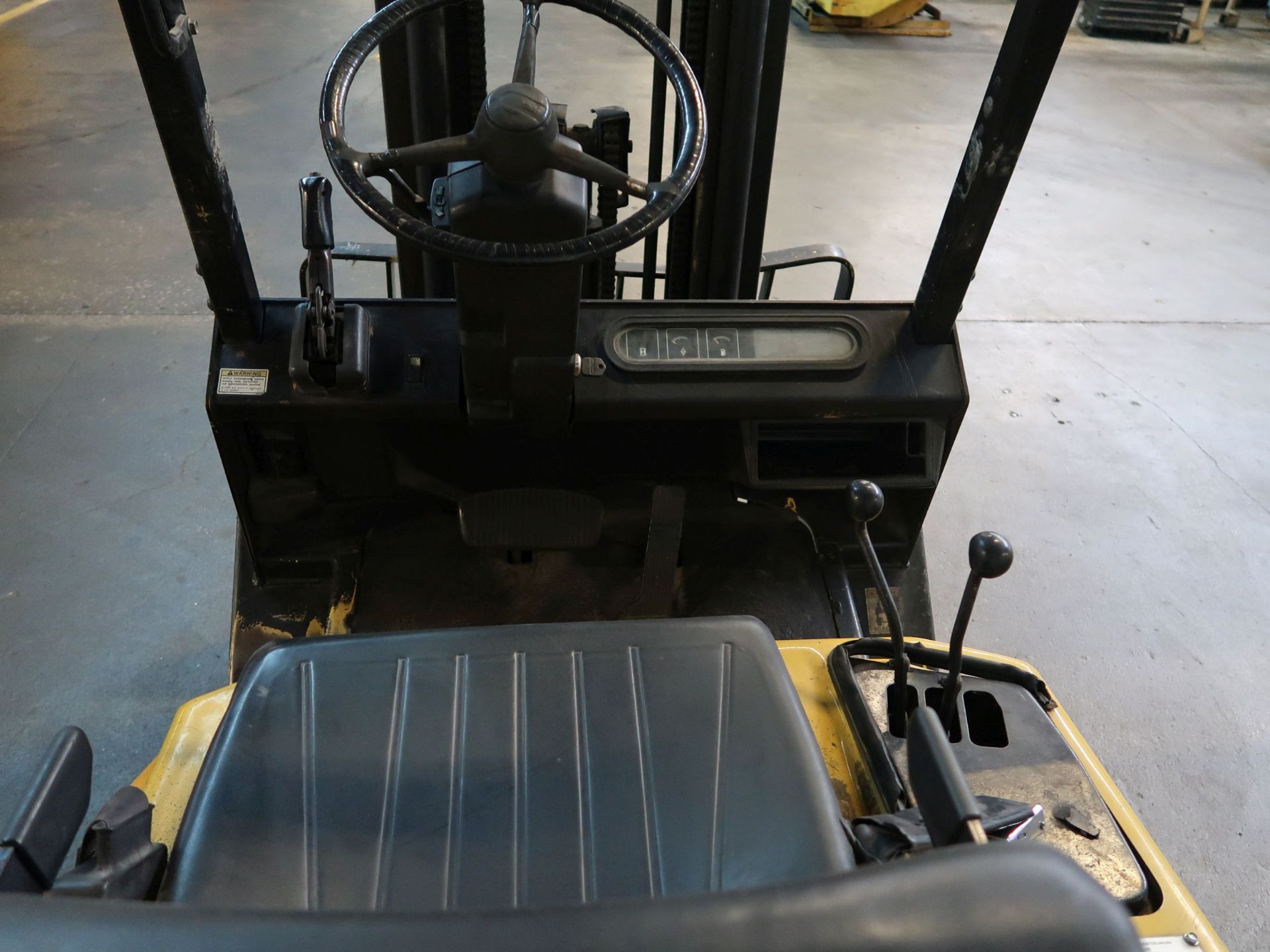 5,000 LB. YALE MODEL GLP050 SOLID PNEUMATIC TIRE DIESEL LIFT TRUCK; S/N A875B26860B, 171" 3-STAGE - Image 9 of 11
