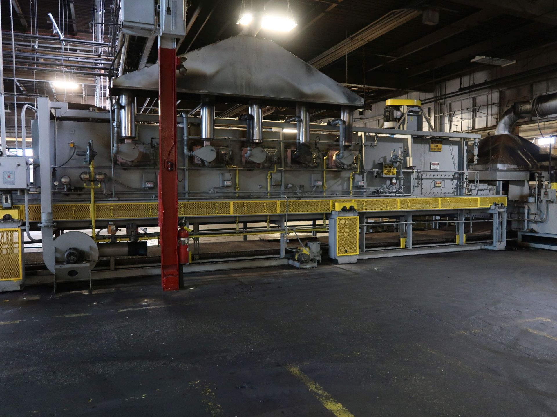ATMOSPHERE FURNACE MESH BELT CONTINUOUS HEAT TREAT LINE; S/N 60879, UP TO 4,000 LBS./HOUR. 60" - Image 9 of 37