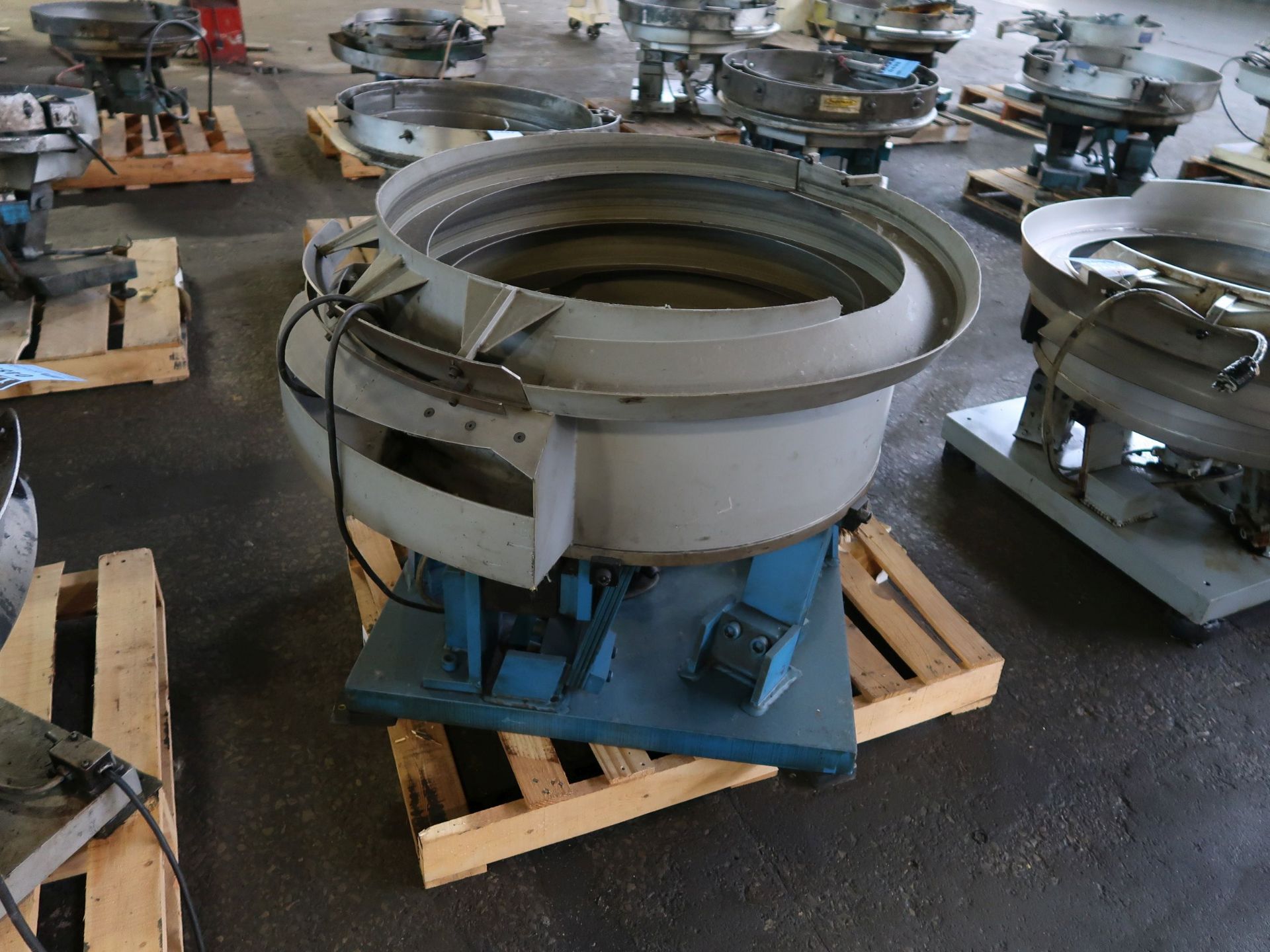 30" DIAMETER VIBRATORY BOWL - Image 2 of 2