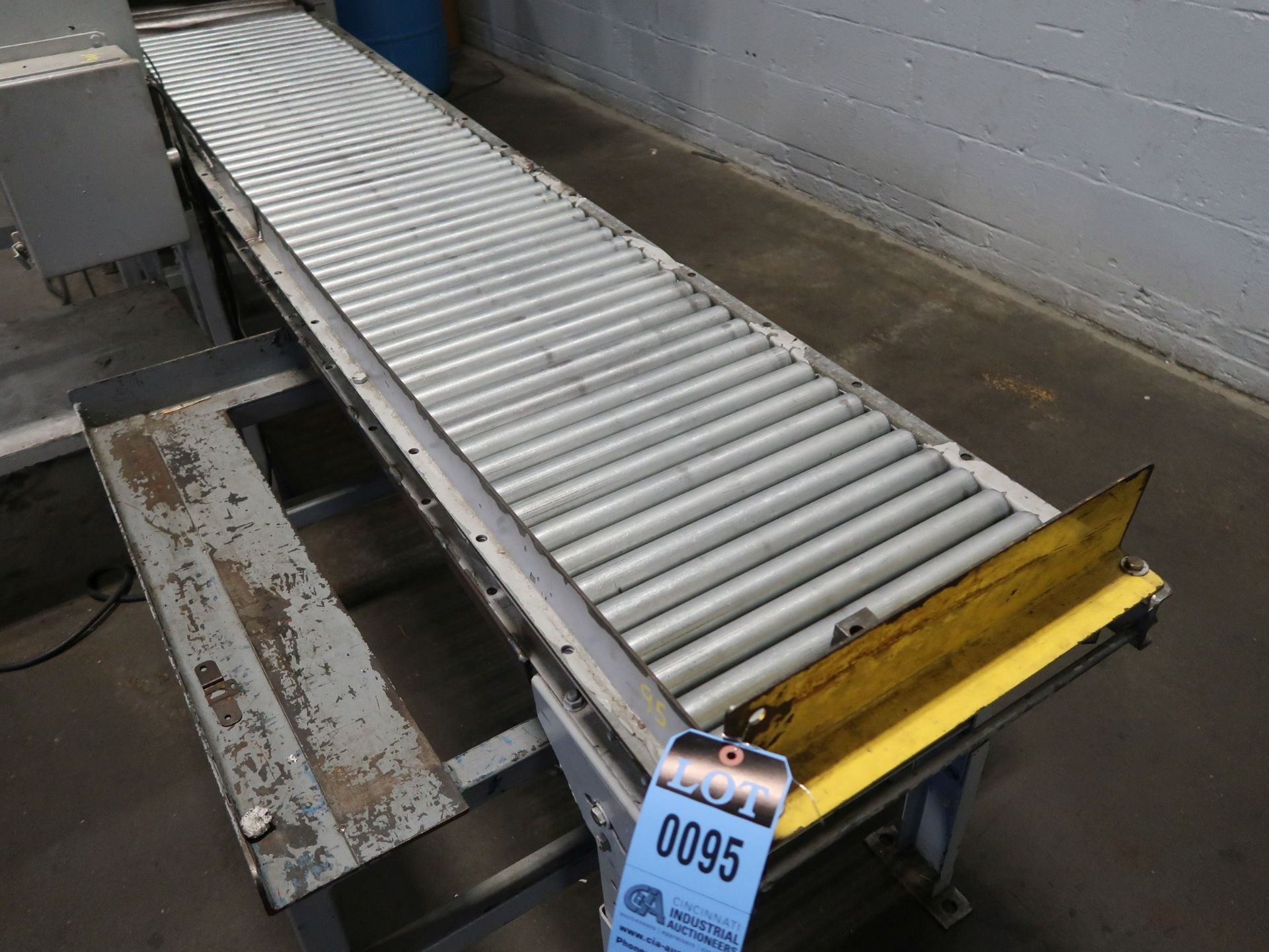 16" X 84" INCLINE GRAVITY ROLLER CONVEYOR