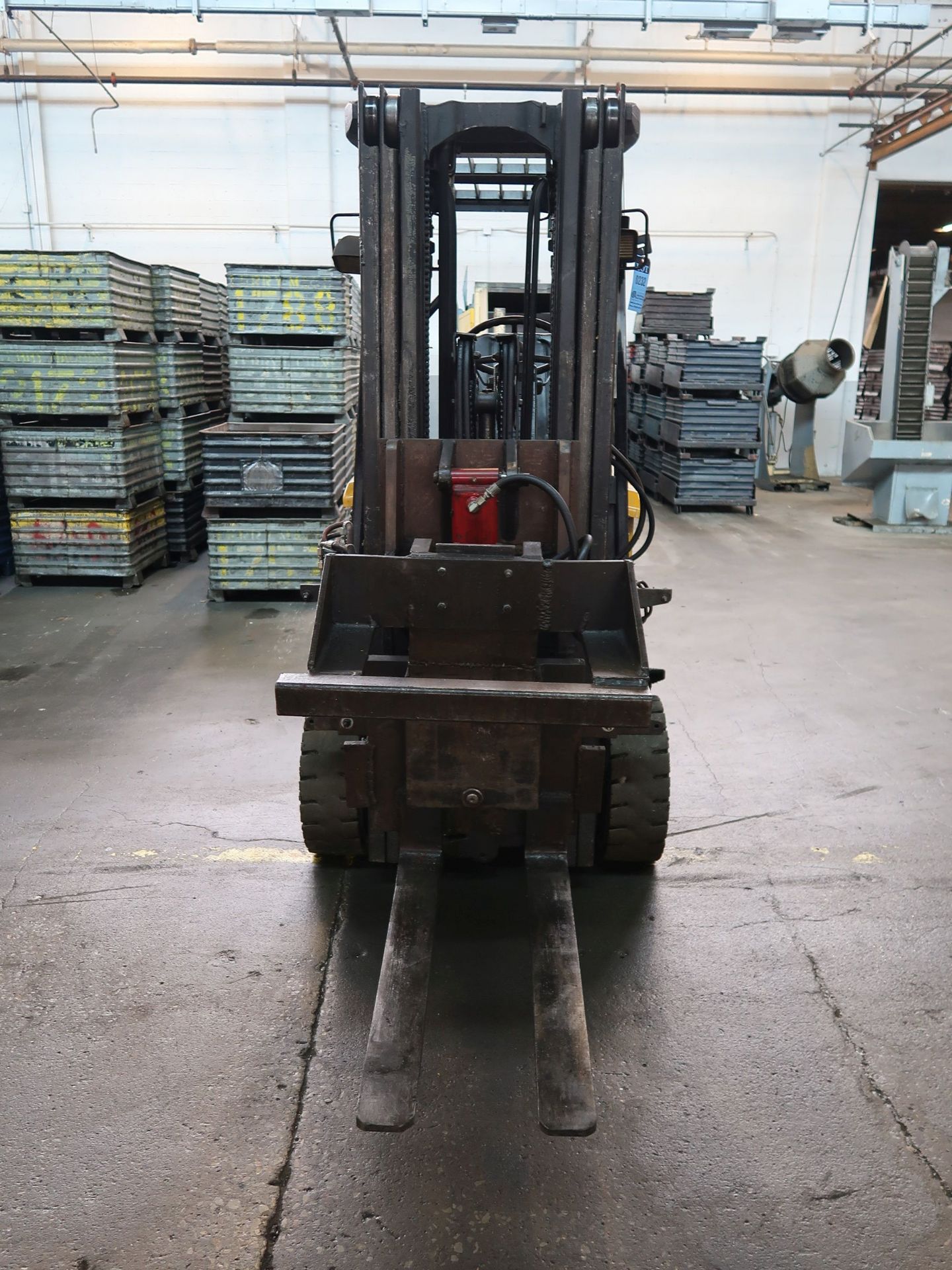 5,000 LB. YALE MODEL ERC050 36 VOLT ELECTRIC LIFT TRUCK; S/N E108V11322W, 3-STAGE MAST, 84" MAST - Image 2 of 12