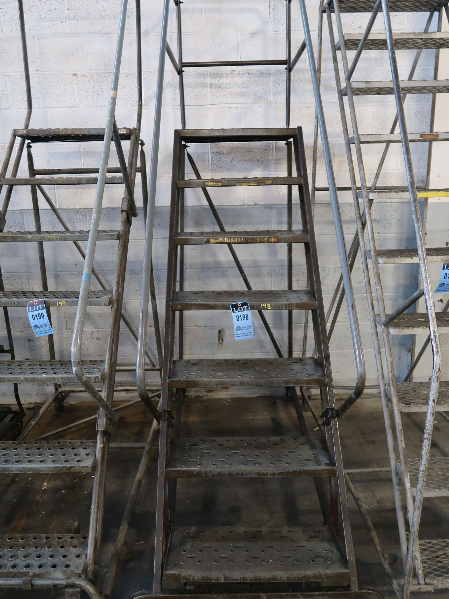 6' PORTABLE SHOP LADDER