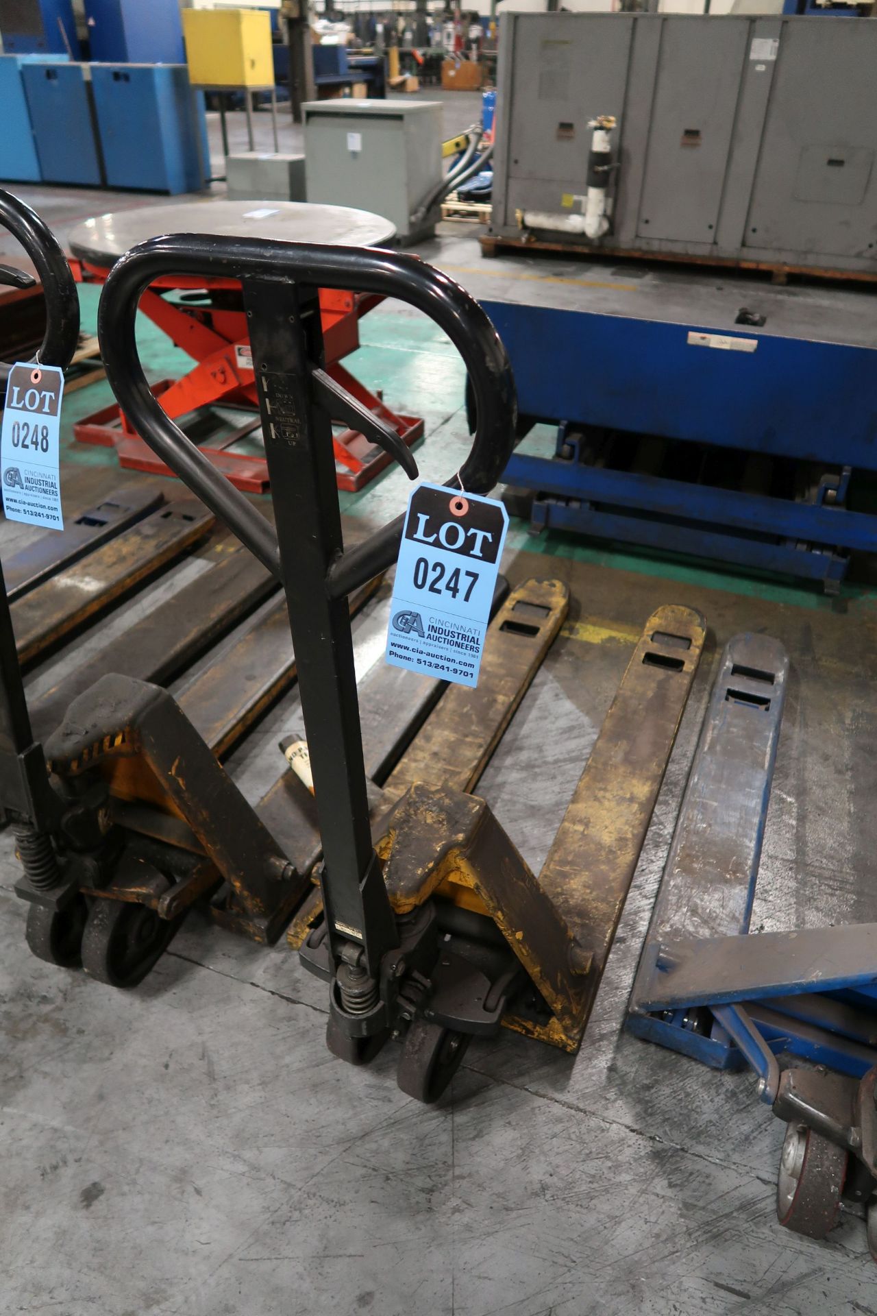 5,000 LB. PALLET TRUCK