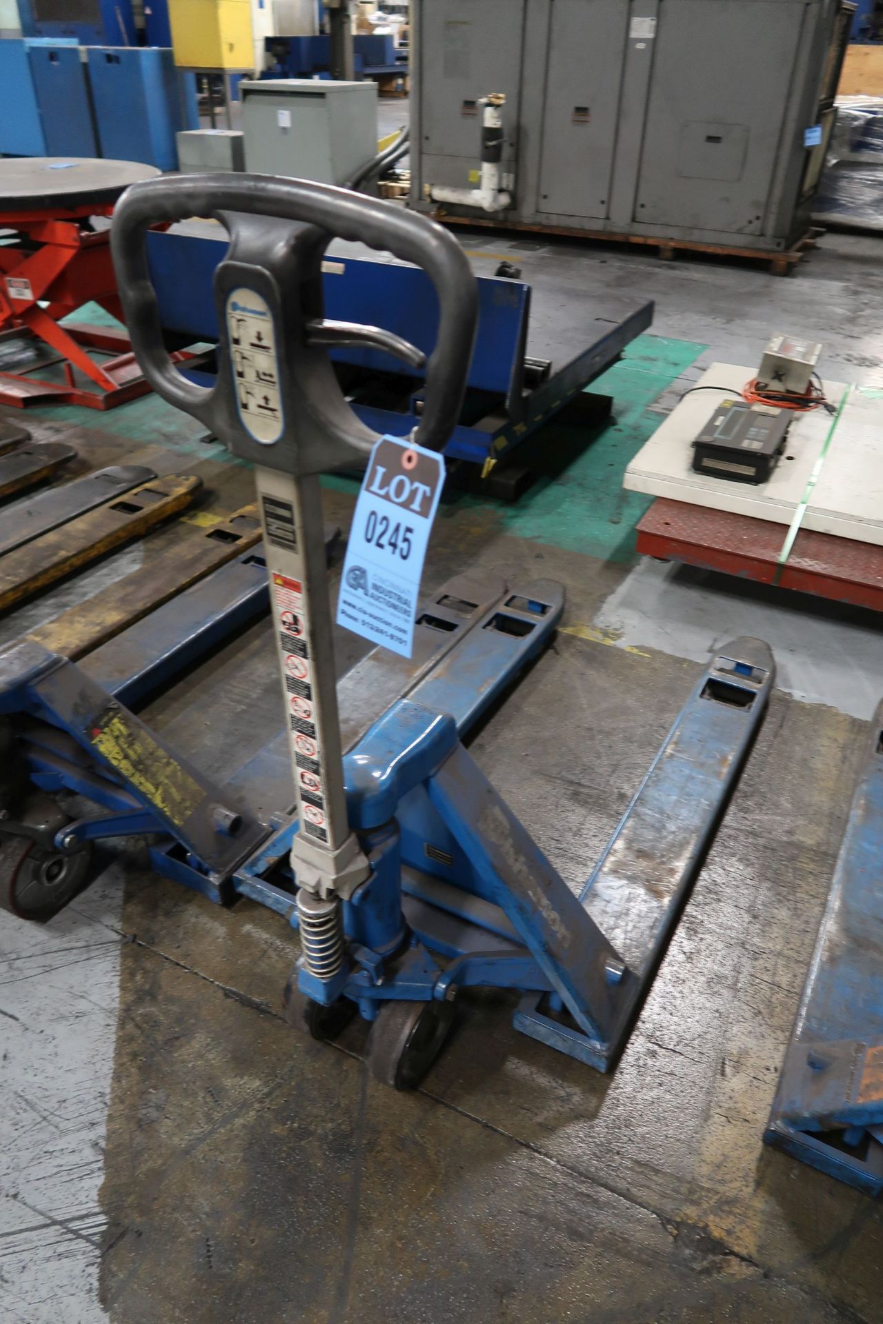 5,500 LB. PALLET TRUCK