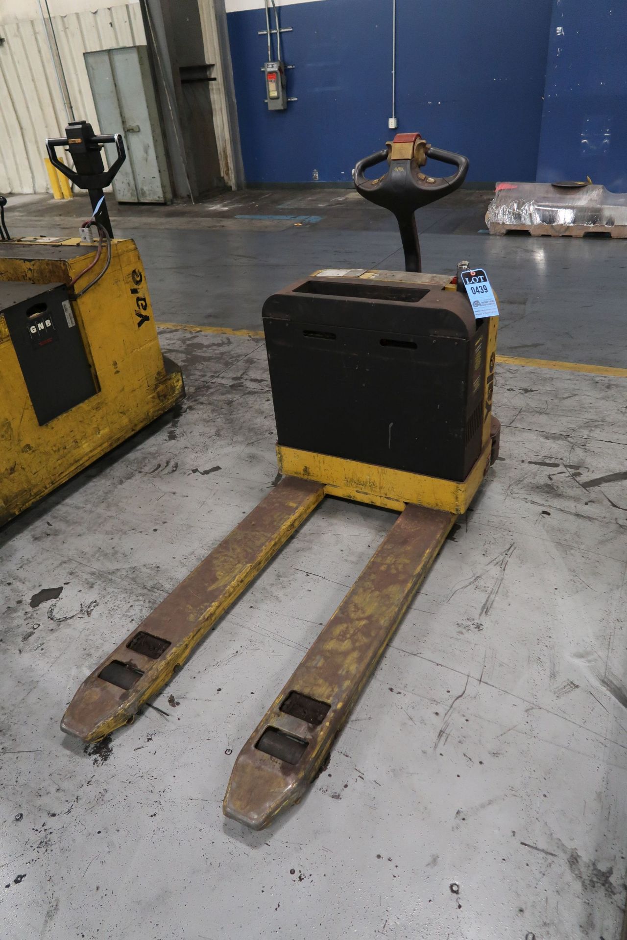 4,000 LB. YALE MODEL MPB040 WALK BEHIND PALLET TRUCK; S/N B827N55672L, THREE STAGE MAST, 186" LIFT