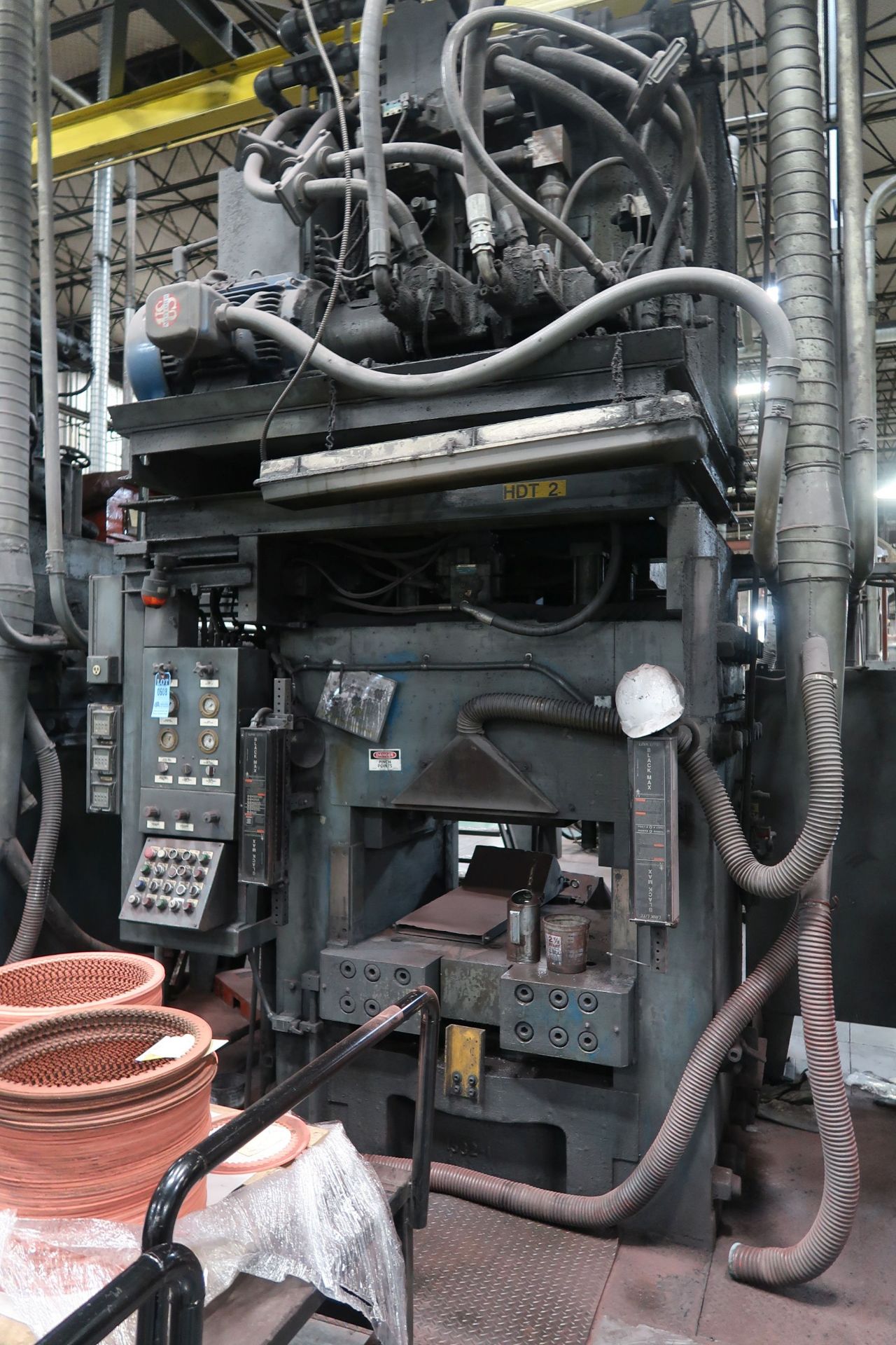 1,100 TON ERIE HDT MOLD PRESS, MACHINE #1157 **LOADING PRICE DUE TO ERRA - $18,000.00**